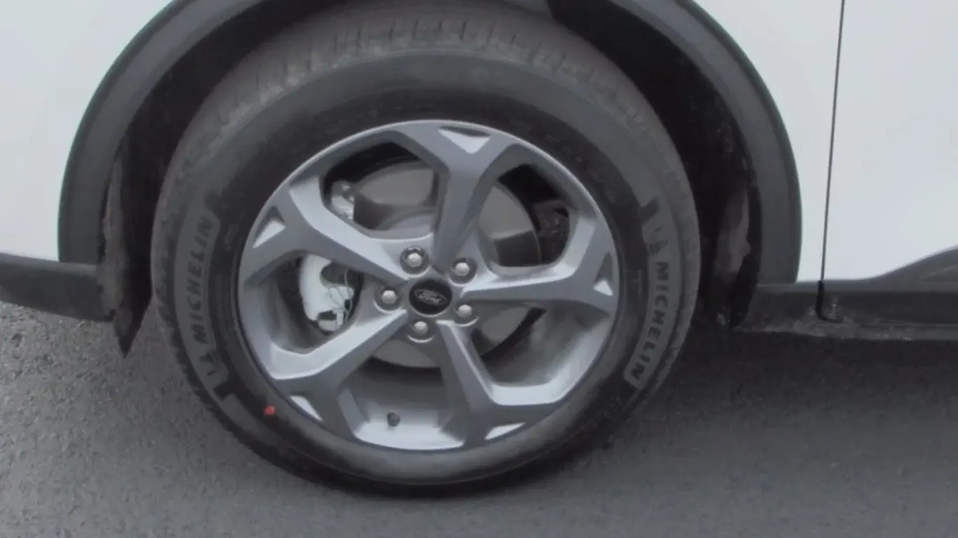 2026 /Ebony Ford Escape ST-Line (1FMCU9MN2TU) with an 1.5L engine, 8A transmission, located at 12836 Highway 21, De Soto, MO, 63020, (636) 337-7777, 38.151867, -90.575615 - **Adventure Awaits with the 2026 Ford Escape ST-Line at Pettus Ford De Soto!**<br /> <br /> Are you ready to elevate your weekend getaways or daily commutes? The 2026 Ford Escape ST-Line is the perfect companion for those who crave both style and versatility. Whether you're planning family road trip - Photo#9