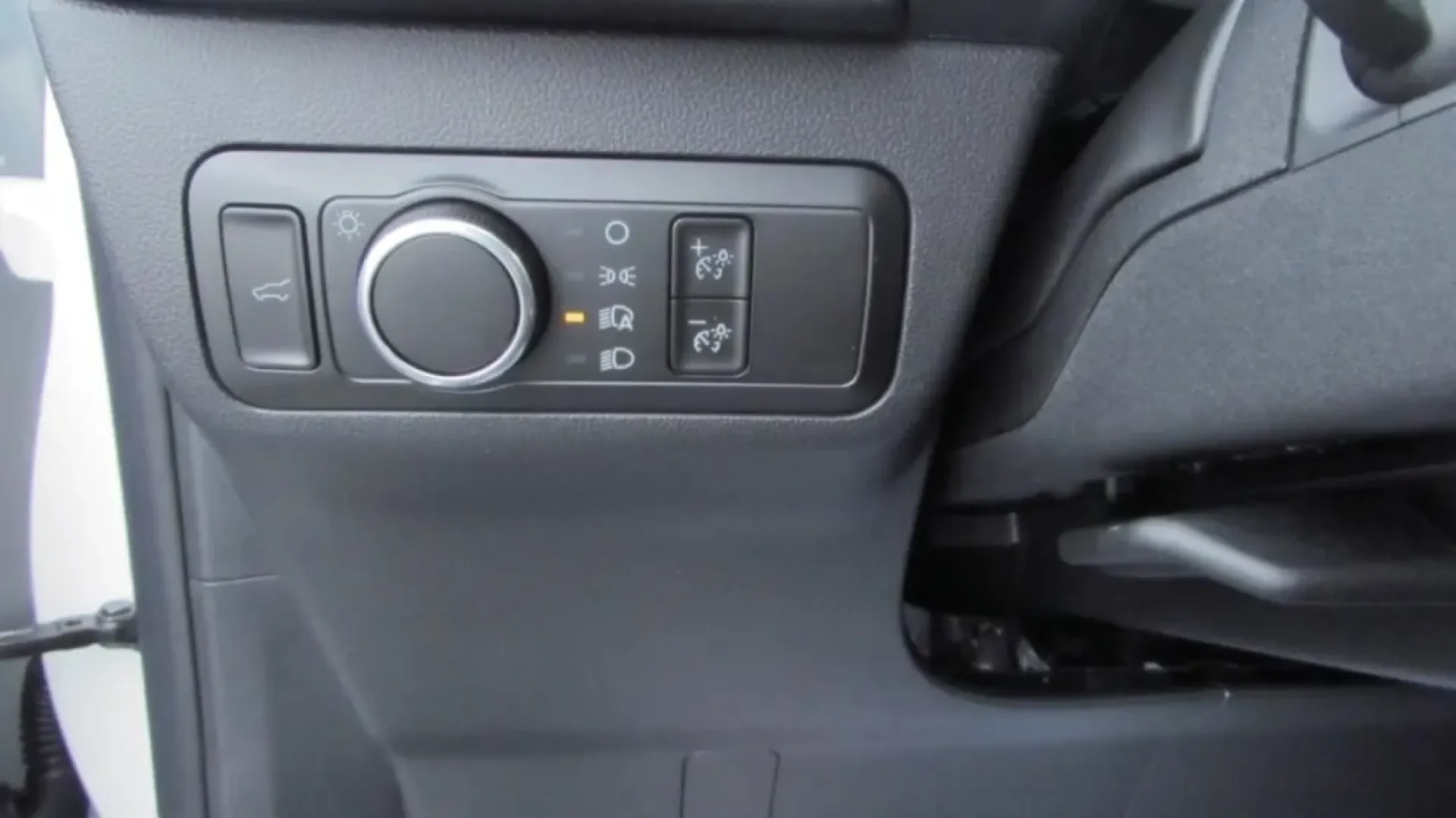 2026 /Ebony Ford Escape ST-Line (1FMCU9MN2TU) with an 1.5L engine, 8A transmission, located at 12836 Highway 21, De Soto, MO, 63020, (636) 337-7777, 38.151867, -90.575615 - **Adventure Awaits with the 2026 Ford Escape ST-Line at Pettus Ford De Soto!**<br /> <br /> Are you ready to elevate your weekend getaways or daily commutes? The 2026 Ford Escape ST-Line is the perfect companion for those who crave both style and versatility. Whether you're planning family road trip - Photo#12