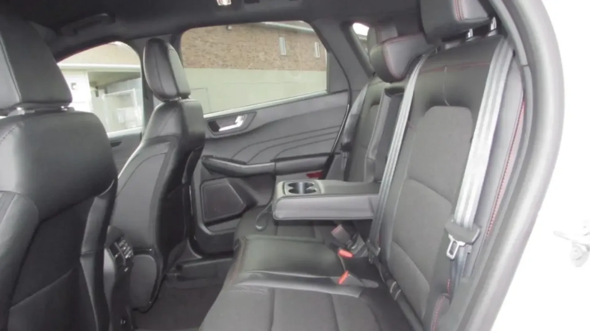 2026 /Ebony Ford Escape ST-Line (1FMCU9MN2TU) with an 1.5L engine, 8A transmission, located at 12836 Highway 21, De Soto, MO, 63020, (636) 337-7777, 38.151867, -90.575615 - **Adventure Awaits with the 2026 Ford Escape ST-Line at Pettus Ford De Soto!**<br /> <br /> Are you ready to elevate your weekend getaways or daily commutes? The 2026 Ford Escape ST-Line is the perfect companion for those who crave both style and versatility. Whether you're planning family road trip - Photo#20