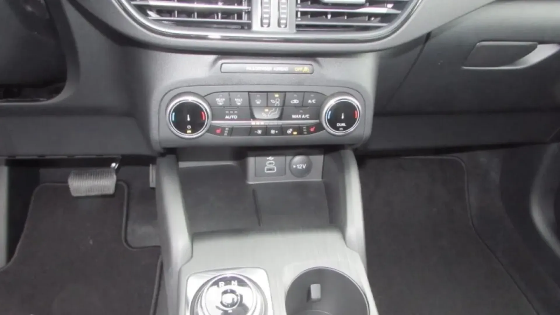 2026 /Ebony Ford Escape ST-Line (1FMCU9MN2TU) with an 1.5L engine, 8A transmission, located at 12836 Highway 21, De Soto, MO, 63020, (636) 337-7777, 38.151867, -90.575615 - **Adventure Awaits with the 2026 Ford Escape ST-Line at Pettus Ford De Soto!**<br /> <br /> Are you ready to elevate your weekend getaways or daily commutes? The 2026 Ford Escape ST-Line is the perfect companion for those who crave both style and versatility. Whether you're planning family road trip - Photo#25