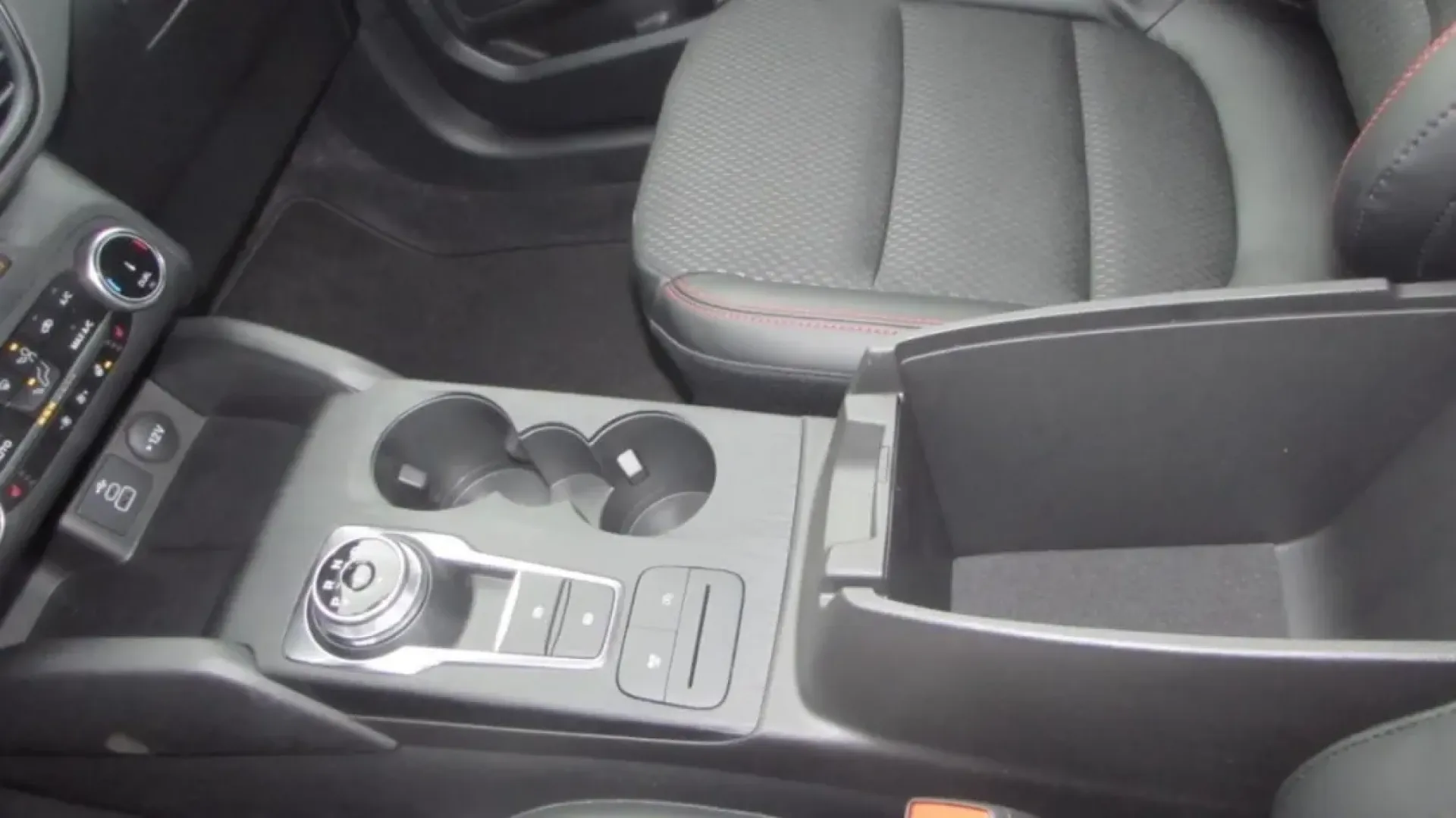 2026 /Ebony Ford Escape ST-Line (1FMCU9MN2TU) with an 1.5L engine, 8A transmission, located at 12836 Highway 21, De Soto, MO, 63020, (636) 337-7777, 38.151867, -90.575615 - **Adventure Awaits with the 2026 Ford Escape ST-Line at Pettus Ford De Soto!**<br /> <br /> Are you ready to elevate your weekend getaways or daily commutes? The 2026 Ford Escape ST-Line is the perfect companion for those who crave both style and versatility. Whether you're planning family road trip - Photo#26