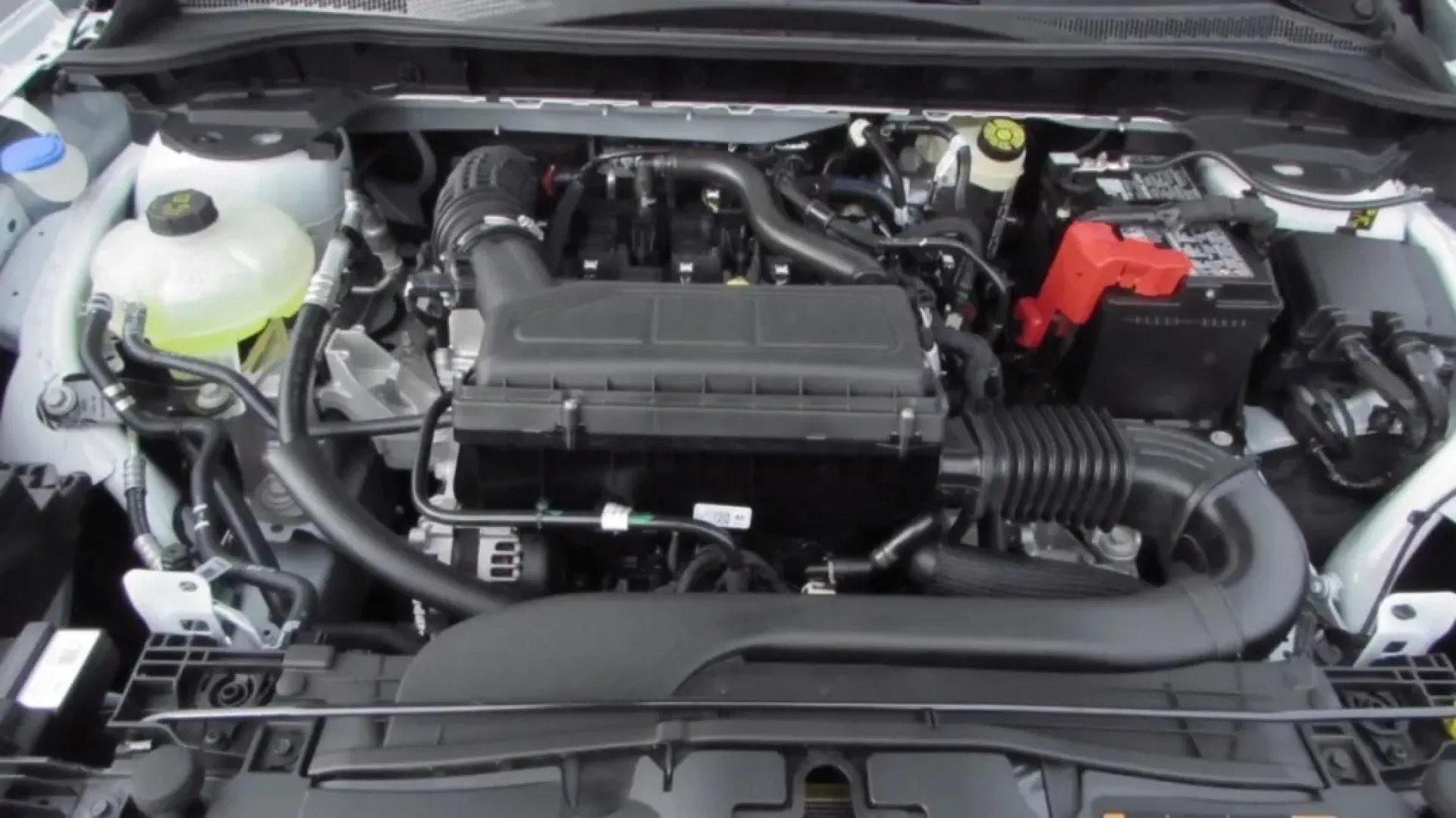 2026 /Ebony Ford Escape ST-Line (1FMCU9MN2TU) with an 1.5L engine, 8A transmission, located at 12836 Highway 21, De Soto, MO, 63020, (636) 337-7777, 38.151867, -90.575615 - **Adventure Awaits with the 2026 Ford Escape ST-Line at Pettus Ford De Soto!**<br /> <br /> Are you ready to elevate your weekend getaways or daily commutes? The 2026 Ford Escape ST-Line is the perfect companion for those who crave both style and versatility. Whether you're planning family road trip - Photo#8