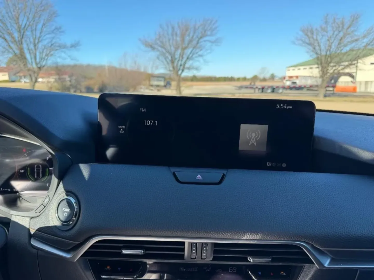 2025 /Black Leather Mazda CX-90 PHEV Preferred (JM3KKBHA8S1) with an 2.5L e-SKYACTIV I4 PHEV engine, Automatic transmission, located at 970 Woodlawn Dr., Farmington, MO, 63640, (573) 431-7800, 37.825642, -90.468674 - **Experience the Perfect Blend of Style and Versatility with the 2025 Mazda CX-90 PHEV at Pettus CDJR Farmington!**<br /> <br /> Are you searching for a family-friendly SUV that doesn't compromise on style or technology? Look no further than the stunning 2025 Mazda CX-90 PHEV, available at Pettus CD - Photo#17