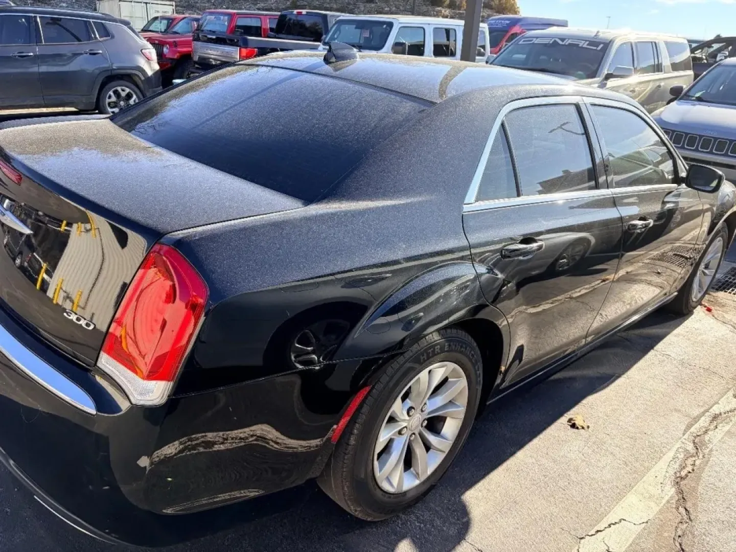 2020 /Black Chrysler 300 Touring (2C3CCAAG1LH) with an Other engine, Automatic transmission, located at 12830 Highway 21, De Soto, MO, 63020, (636) 337-7777, 38.153099, -90.573624 - **Unleash Your Drive with the 2020 Chrysler 300: A Perfect Blend of Style and Comfort!**<br /> <br /> Imagine hitting the open road in a vehicle that perfectly combines elegance with performance-the 2020 Chrysler 300 is designed for those who appreciate the finer things in life while enjoying the th - Photo#2