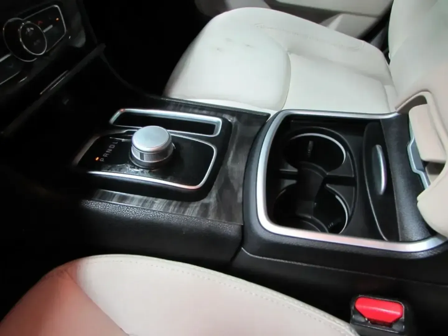 2020 /Black Chrysler 300 Touring (2C3CCAAG1LH) with an 3.6L V6 SOHC 24V engine, Automatic transmission, located at 12830 Highway 21, De Soto, MO, 63020, (636) 337-7777, 38.153099, -90.573624 - **Unleash Your Drive with the 2020 Chrysler 300: A Perfect Blend of Style and Comfort!**<br /> <br /> Imagine hitting the open road in a vehicle that perfectly combines elegance with performance-the 2020 Chrysler 300 is designed for those who appreciate the finer things in life while enjoying the th - Photo#27