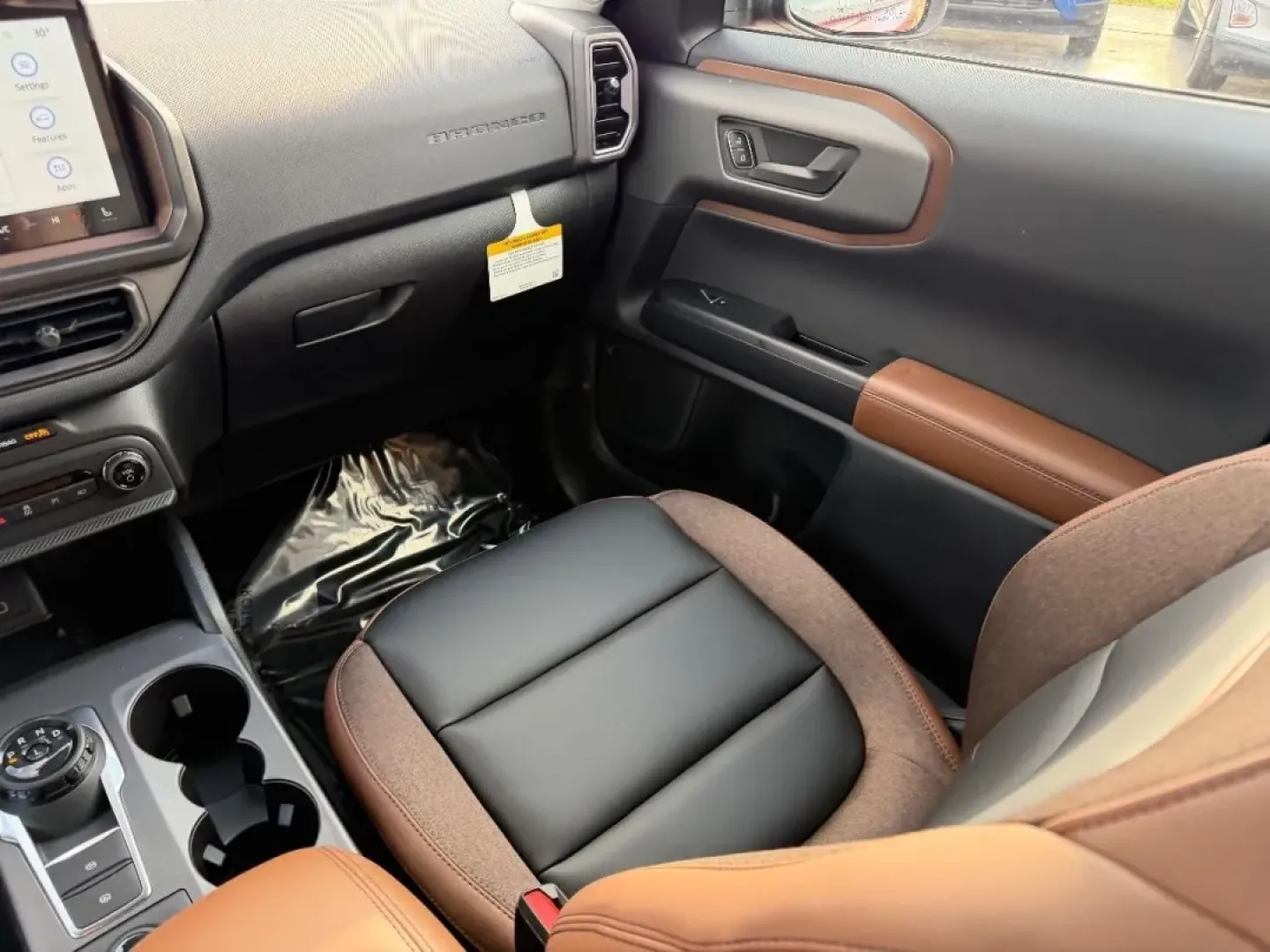 2025 /Ebony/Roast Leather Ford Bronco Sport Outer Banks (3FMCR9CN7SR) with an 1.5L EcoBoost engine, Automatic transmission, located at 141 Commercial Dr, Fredericktown, MO, 63645, (573) 783-6432, 37.570087, -90.320648 - **Adventure Awaits with the 2025 Ford Bronco Sport Outer Banks!**<br /> <br /> Are you ready to elevate your weekend getaways and daily commutes? The 2025 Ford Bronco Sport Outer Banks is more than just a vehicle; it's your passport to adventure. Ideal for outdoor enthusiasts and families alike, thi - Photo#16