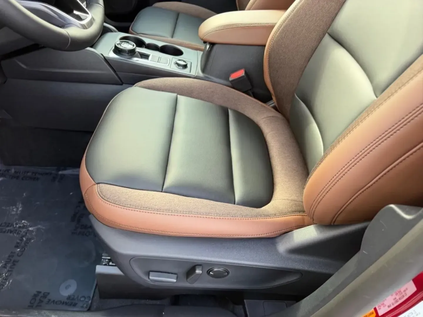 2025 /Ebony/Roast Leather Ford Bronco Sport Outer Banks (3FMCR9CN7SR) with an 1.5L EcoBoost engine, Automatic transmission, located at 141 Commercial Dr, Fredericktown, MO, 63645, (573) 783-6432, 37.570087, -90.320648 - **Adventure Awaits with the 2025 Ford Bronco Sport Outer Banks!**<br /> <br /> Are you ready to elevate your weekend getaways and daily commutes? The 2025 Ford Bronco Sport Outer Banks is more than just a vehicle; it's your passport to adventure. Ideal for outdoor enthusiasts and families alike, thi - Photo#19