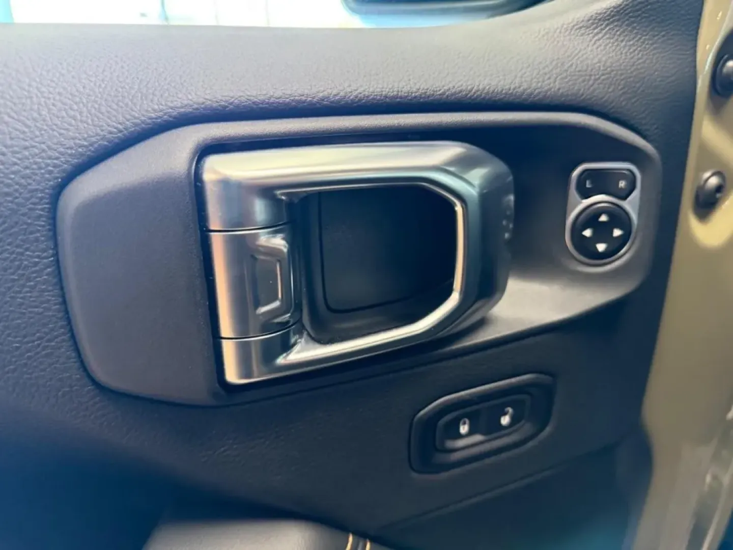 2026 /Black Leather Jeep Wrangler Sahara (1C4PJXEG9TW) with an 3.6L V6 engine, 6M transmission, located at 970 Woodlawn Dr., Farmington, MO, 63640, (573) 431-7800, 37.825642, -90.468674 - **Adventure Awaits with the 2026 Jeep Wrangler Sahara!** <br /> <br /> Explore the great outdoors or navigate daily commutes with unmatched confidence in the 2026 Jeep Wrangler Sahara, now available at Pettus CDJR Farmington in Farmington, MO. This rugged yet refined SUV is perfect for those who cra - Photo#16