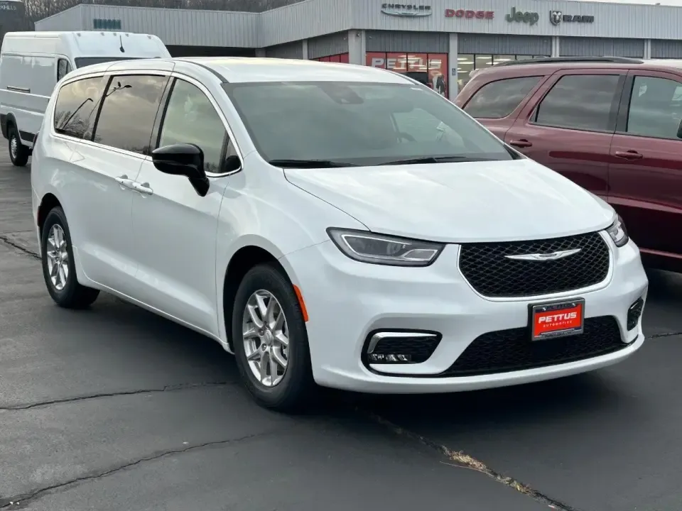 photo of 2026 Chrysler Pacifica Select
