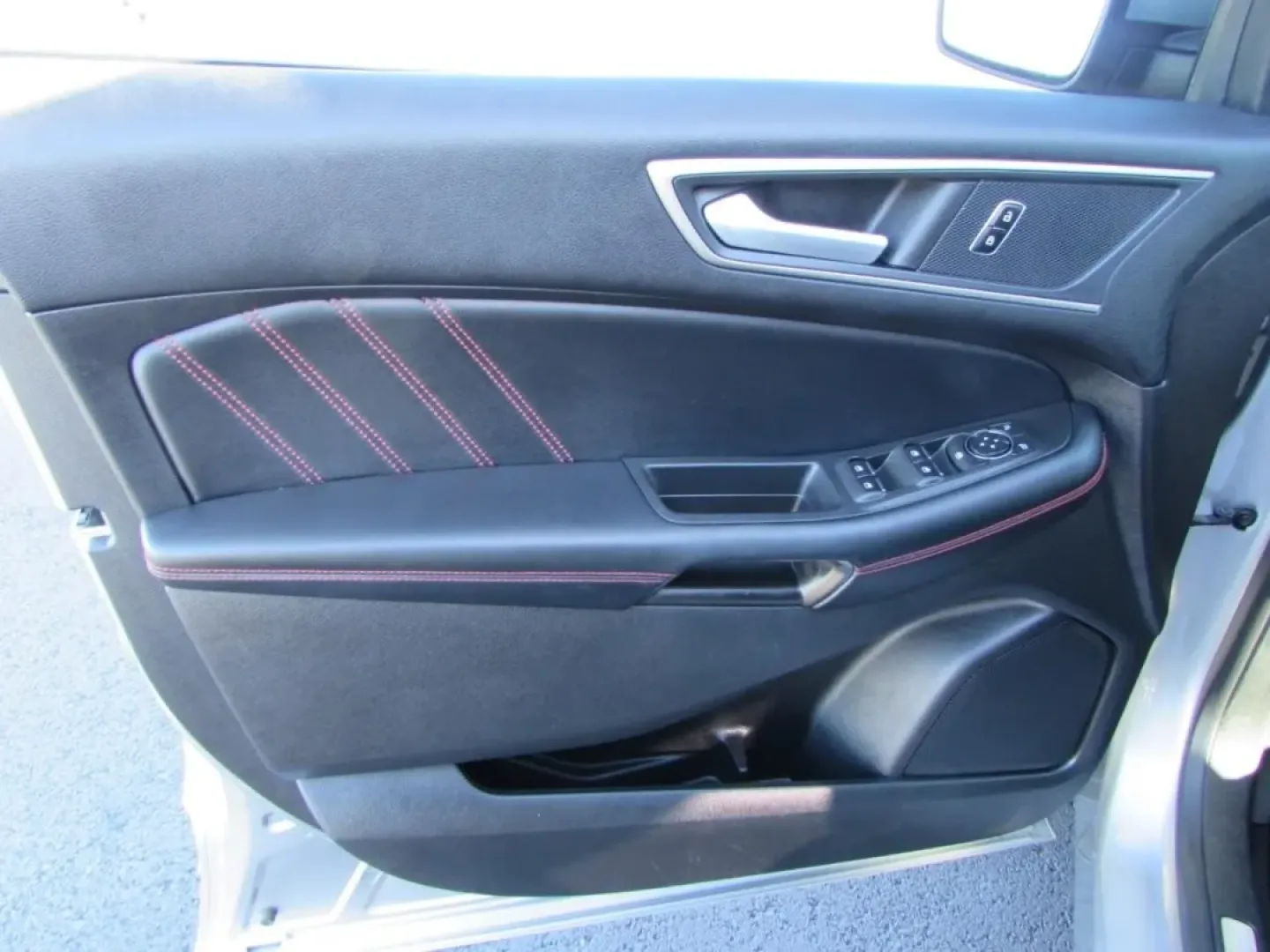 2021 /Ebony Ford Edge ST Line (2FMPK3J95MB) with an Other engine, Automatic transmission, located at 12836 Highway 21, De Soto, MO, 63020, (636) 337-7777, 38.151867, -90.575615 - Are you seeking a versatile vehicle that perfectly balances family needs and weekend adventures? Look no further than the 2021 Ford Edge, now available at Pettus Ford De Soto! This stylish SUV is designed for those who crave comfort and functionality without sacrificing performance, making it an ide - Photo#10