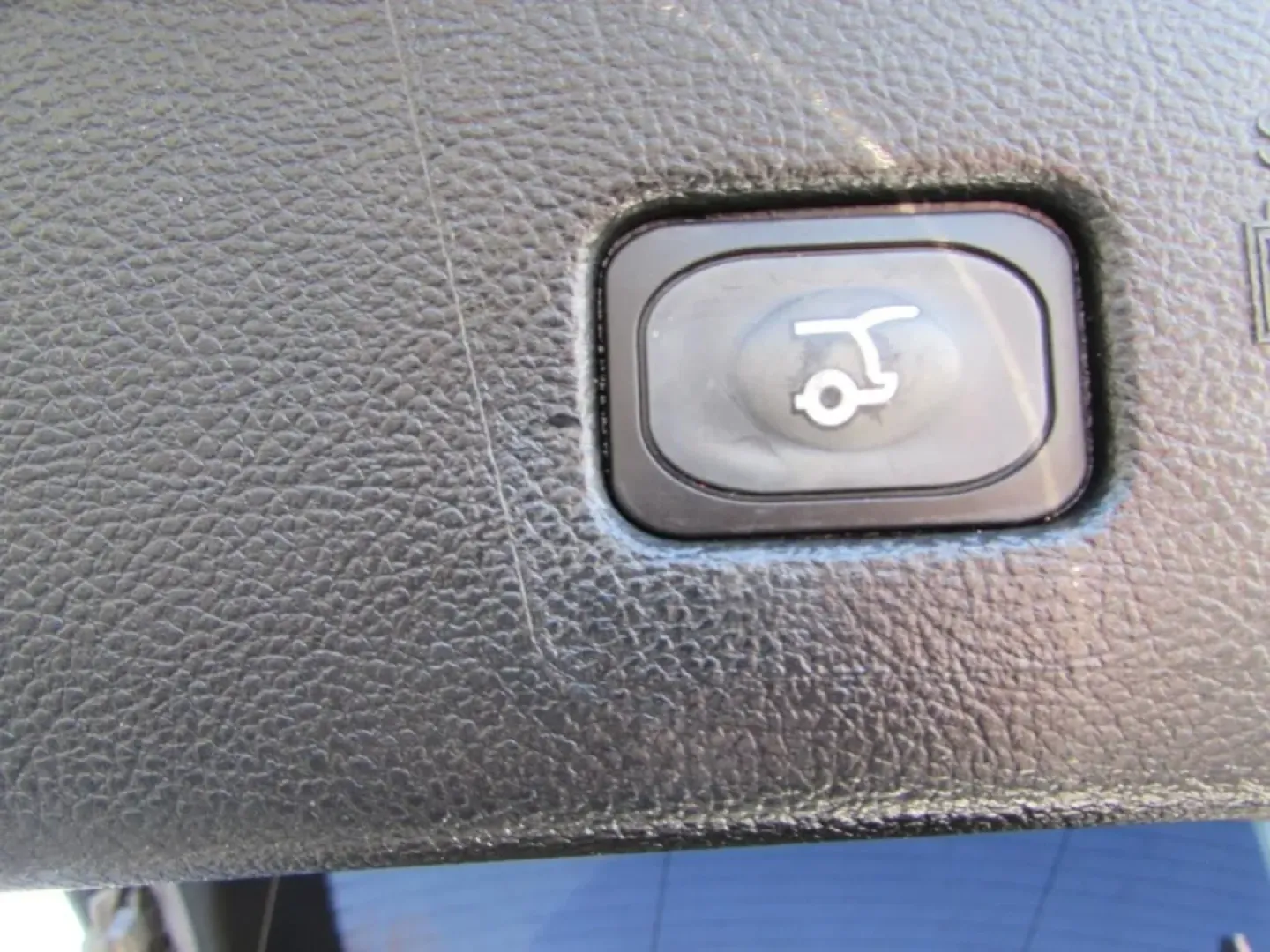 2021 /Ebony Ford Edge ST Line (2FMPK3J95MB) with an Other engine, Automatic transmission, located at 12836 Highway 21, De Soto, MO, 63020, (636) 337-7777, 38.151867, -90.575615 - Are you seeking a versatile vehicle that perfectly balances family needs and weekend adventures? Look no further than the 2021 Ford Edge, now available at Pettus Ford De Soto! This stylish SUV is designed for those who crave comfort and functionality without sacrificing performance, making it an ide - Photo#28