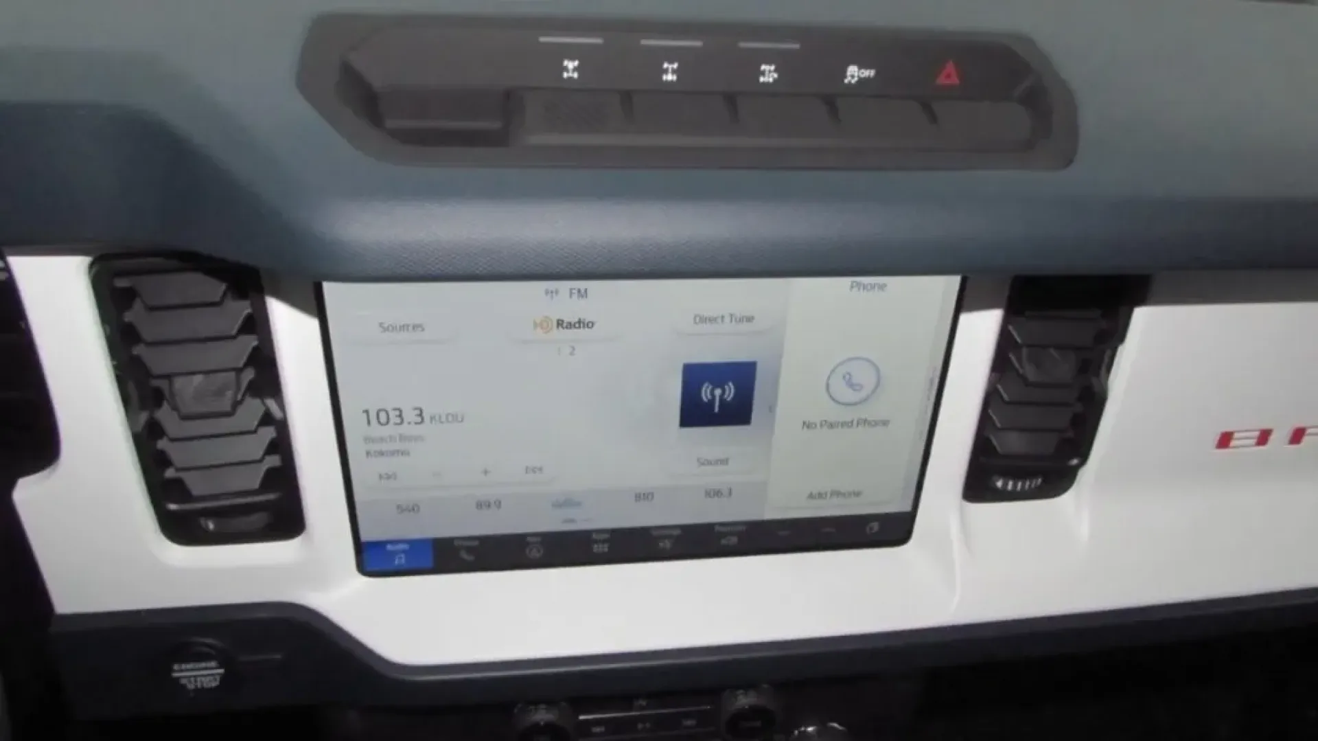 2025 /Navy Pier Ford Bronco Heritage Edition (1FMEE4DP7SL) with an 2.7L V6 engine, located at 12836 Highway 21, De Soto, MO, 63020, (636) 337-7777, 38.151867, -90.575615 - Explore the great outdoors and embark on unforgettable adventures with the 2025 Ford Bronco Heritage Edition, now available at Pettus Ford De Soto! This striking SUV, finished in a stunning Azure Gray, is perfect for individuals and families who crave a vehicle that can handle the rugged terrain and - Photo#19