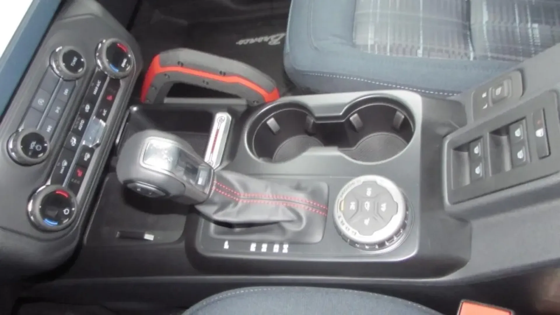 2025 /Navy Pier Ford Bronco Heritage Edition (1FMEE4DP7SL) with an 2.7L V6 engine, located at 12836 Highway 21, De Soto, MO, 63020, (636) 337-7777, 38.151867, -90.575615 - Explore the great outdoors and embark on unforgettable adventures with the 2025 Ford Bronco Heritage Edition, now available at Pettus Ford De Soto! This striking SUV, finished in a stunning Azure Gray, is perfect for individuals and families who crave a vehicle that can handle the rugged terrain and - Photo#21