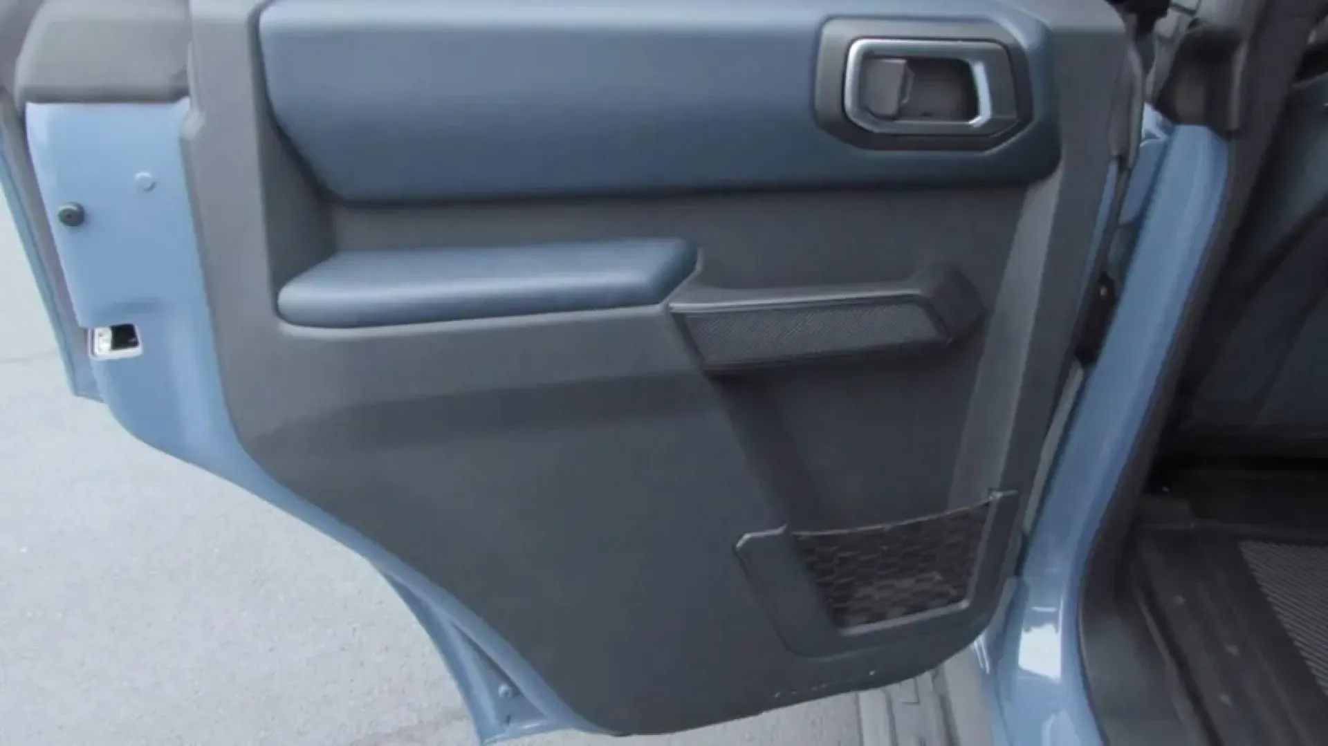 2025 /Navy Pier Ford Bronco Heritage Edition (1FMEE4DP7SL) with an 2.7L V6 engine, located at 12836 Highway 21, De Soto, MO, 63020, (636) 337-7777, 38.151867, -90.575615 - Explore the great outdoors and embark on unforgettable adventures with the 2025 Ford Bronco Heritage Edition, now available at Pettus Ford De Soto! This striking SUV, finished in a stunning Azure Gray, is perfect for individuals and families who crave a vehicle that can handle the rugged terrain and - Photo#23