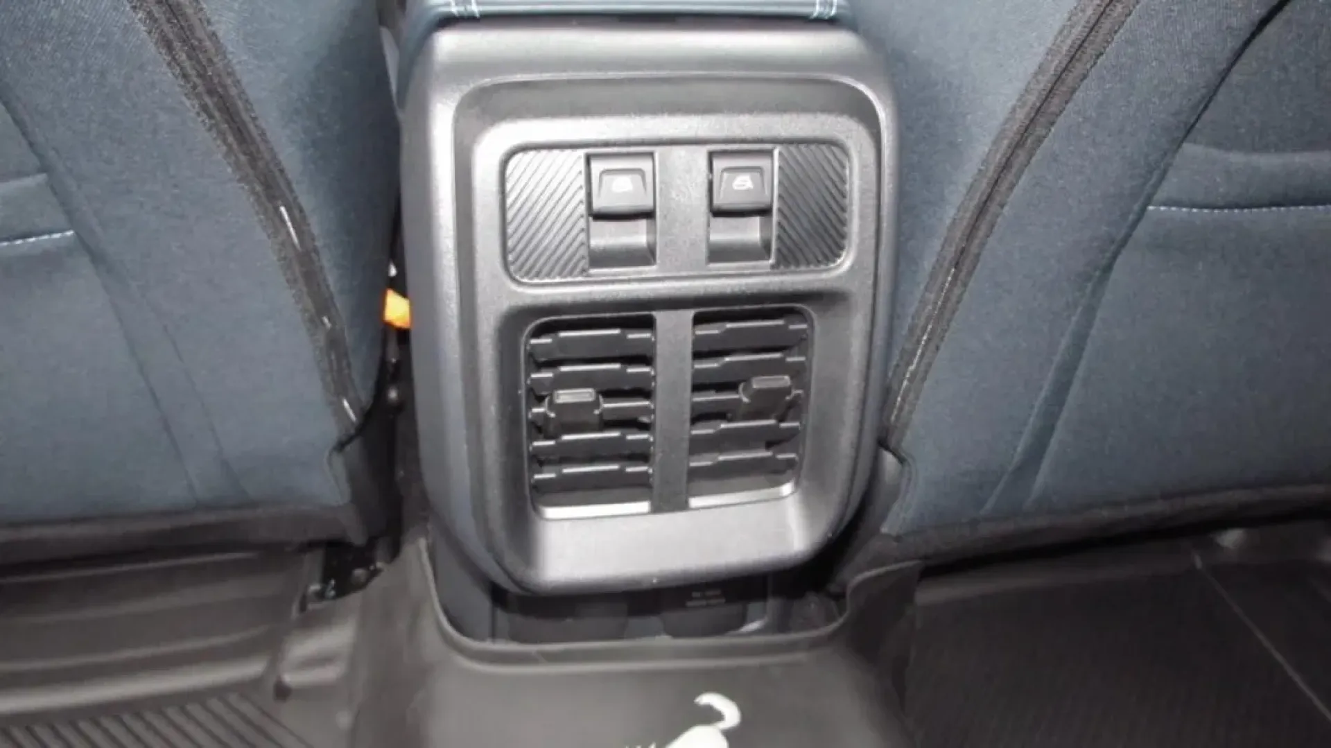 2025 /Navy Pier Ford Bronco Heritage Edition (1FMEE4DP7SL) with an 2.7L V6 engine, located at 12836 Highway 21, De Soto, MO, 63020, (636) 337-7777, 38.151867, -90.575615 - Explore the great outdoors and embark on unforgettable adventures with the 2025 Ford Bronco Heritage Edition, now available at Pettus Ford De Soto! This striking SUV, finished in a stunning Azure Gray, is perfect for individuals and families who crave a vehicle that can handle the rugged terrain and - Photo#25