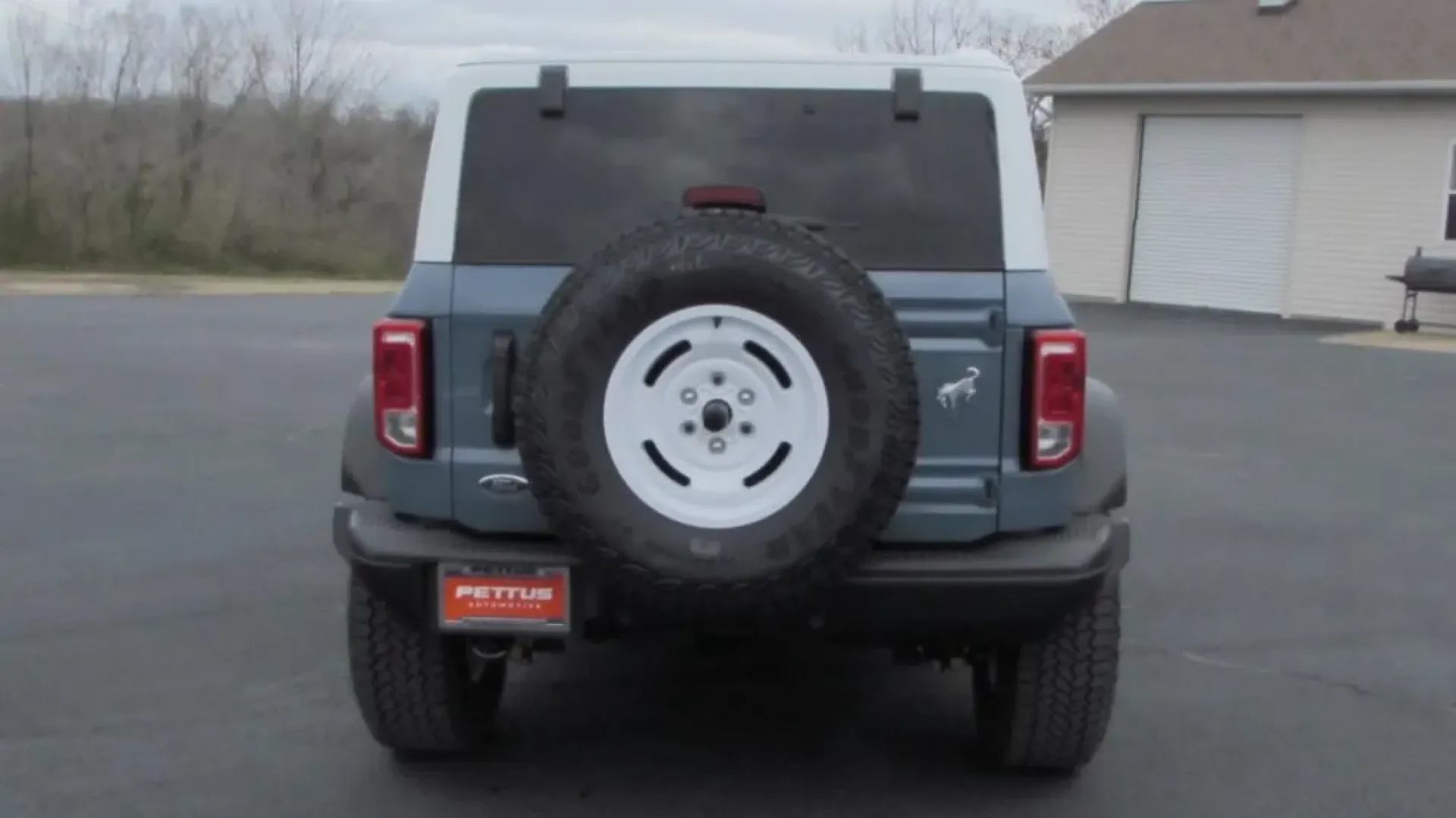 2025 /Navy Pier Ford Bronco Heritage Edition (1FMEE4DP7SL) with an 2.7L V6 engine, located at 12836 Highway 21, De Soto, MO, 63020, (636) 337-7777, 38.151867, -90.575615 - Explore the great outdoors and embark on unforgettable adventures with the 2025 Ford Bronco Heritage Edition, now available at Pettus Ford De Soto! This striking SUV, finished in a stunning Azure Gray, is perfect for individuals and families who crave a vehicle that can handle the rugged terrain and - Photo#5