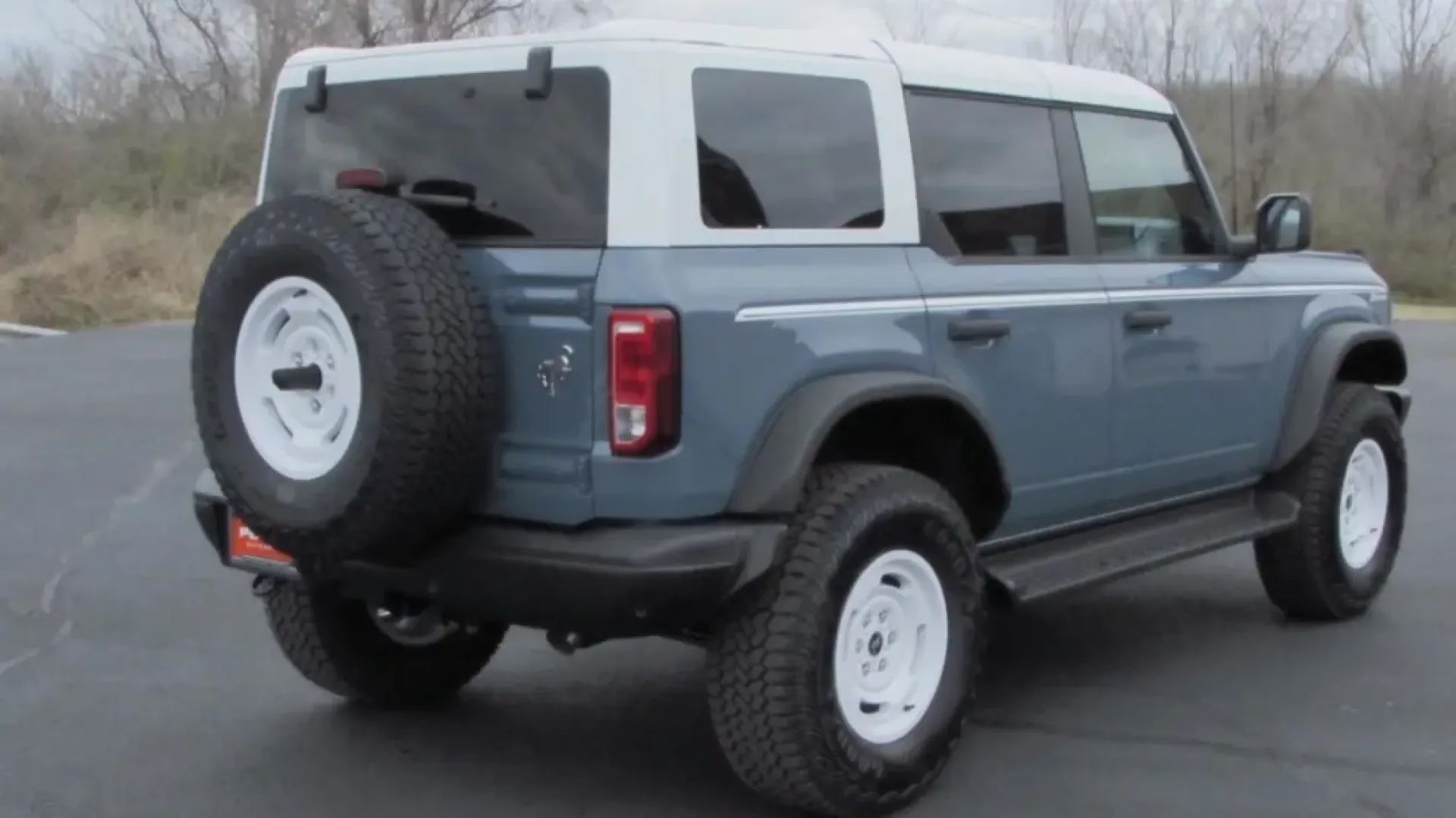 2025 /Navy Pier Ford Bronco Heritage Edition (1FMEE4DP7SL) with an 2.7L V6 engine, located at 12836 Highway 21, De Soto, MO, 63020, (636) 337-7777, 38.151867, -90.575615 - Explore the great outdoors and embark on unforgettable adventures with the 2025 Ford Bronco Heritage Edition, now available at Pettus Ford De Soto! This striking SUV, finished in a stunning Azure Gray, is perfect for individuals and families who crave a vehicle that can handle the rugged terrain and - Photo#6