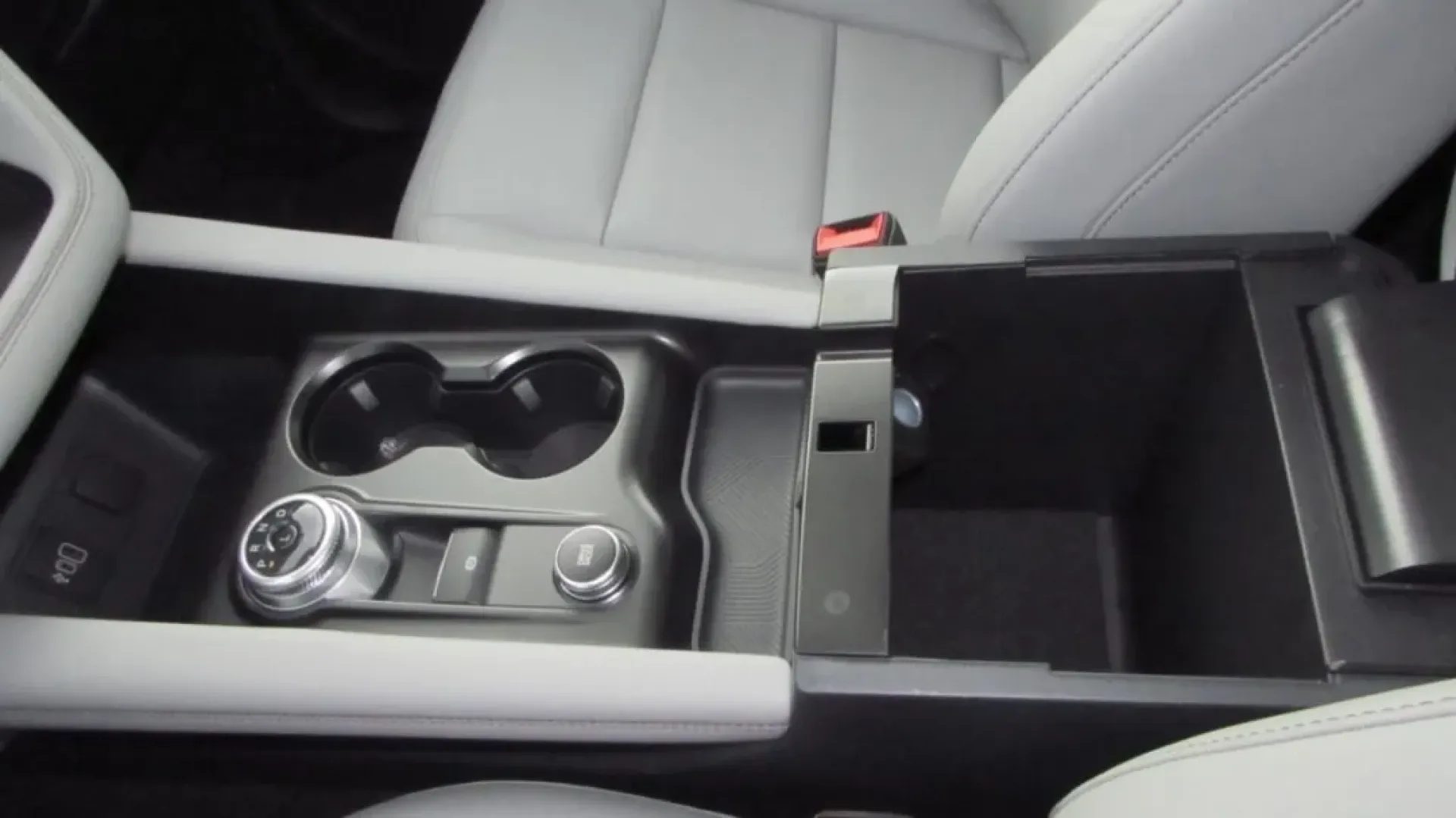 2026 /Space Gray Ford Explorer Active (1FMUK8DH0TG) with an 2.3L EcoBoost I-4 engine, Automatic transmission, located at 12836 Highway 21, De Soto, MO, 63020, (636) 337-7777, 38.151867, -90.575615 - **Embrace Adventure with the 2026 Ford Explorer at Pettus Ford De Soto**<br /> <br /> Are you ready to elevate your family adventures or weekend getaways? Look no further than the stunning 2026 Ford Explorer Active available now at Pettus Ford De Soto. This SUV perfectly blends style, space, and fun - Photo#25