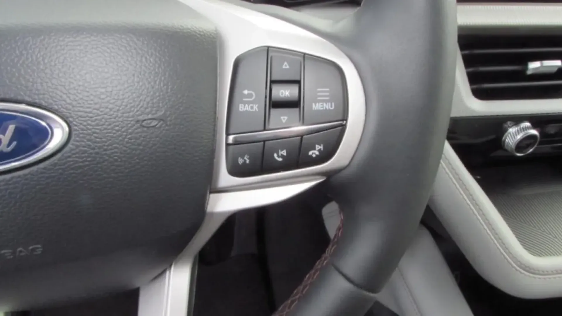 2026 /Space Gray Ford Explorer Active (1FMUK8DH0TG) with an 2.3L EcoBoost I-4 engine, Automatic transmission, located at 12836 Highway 21, De Soto, MO, 63020, (636) 337-7777, 38.151867, -90.575615 - **Embrace Adventure with the 2026 Ford Explorer at Pettus Ford De Soto**<br /> <br /> Are you ready to elevate your family adventures or weekend getaways? Look no further than the stunning 2026 Ford Explorer Active available now at Pettus Ford De Soto. This SUV perfectly blends style, space, and fun - Photo#30