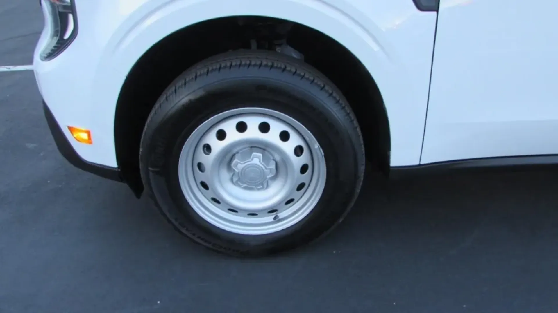 2026 /Black Onyx/Dark Slate Ford Maverick XL (3FTTW8A31TR) with an 2.5L Hybrid engine, CVT transmission, located at 12836 Highway 21, De Soto, MO, 63020, (636) 337-7777, 38.151867, -90.575615 - ### Discover Your Next Adventure with the 2026 Ford Maverick XL at Pettus Ford De Soto!<br /> <br /> Are you ready to transform your daily commute, weekend getaways, and family adventures? Look no further than the stunning 2026 Ford Maverick XL, now available at Pettus Ford De Soto. Located at 12836 - Photo#9