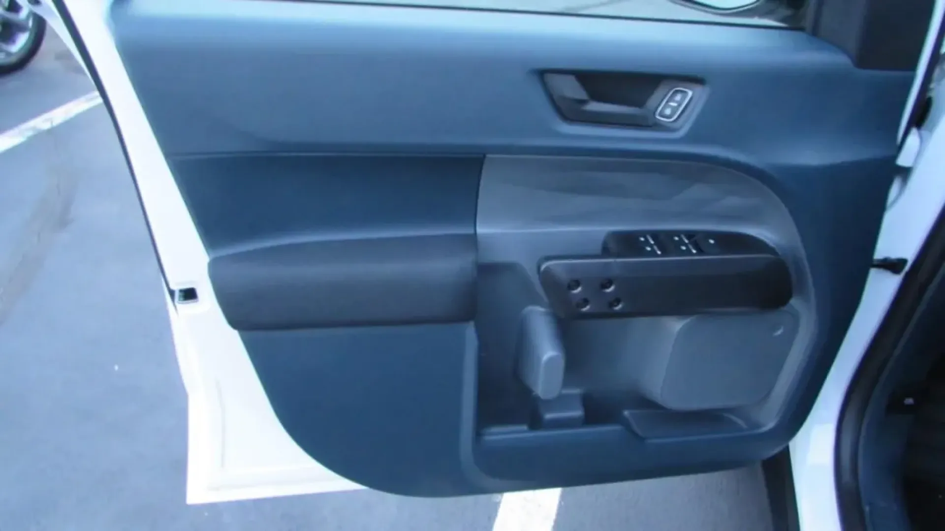 2026 /Black Onyx/Dark Slate Ford Maverick XL (3FTTW8A31TR) with an 2.5L Hybrid engine, CVT transmission, located at 12836 Highway 21, De Soto, MO, 63020, (636) 337-7777, 38.151867, -90.575615 - ### Discover Your Next Adventure with the 2026 Ford Maverick XL at Pettus Ford De Soto!<br /> <br /> Are you ready to transform your daily commute, weekend getaways, and family adventures? Look no further than the stunning 2026 Ford Maverick XL, now available at Pettus Ford De Soto. Located at 12836 - Photo#12