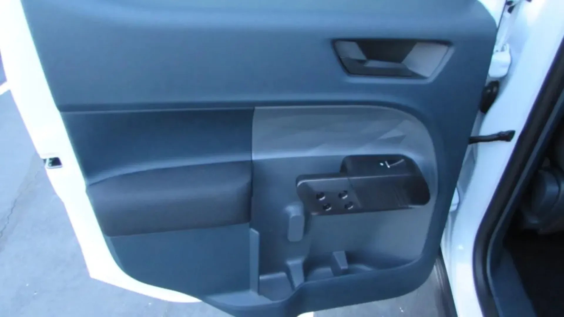 2026 /Black Onyx/Dark Slate Ford Maverick XL (3FTTW8A31TR) with an 2.5L Hybrid engine, CVT transmission, located at 12836 Highway 21, De Soto, MO, 63020, (636) 337-7777, 38.151867, -90.575615 - ### Discover Your Next Adventure with the 2026 Ford Maverick XL at Pettus Ford De Soto!<br /> <br /> Are you ready to transform your daily commute, weekend getaways, and family adventures? Look no further than the stunning 2026 Ford Maverick XL, now available at Pettus Ford De Soto. Located at 12836 - Photo#24