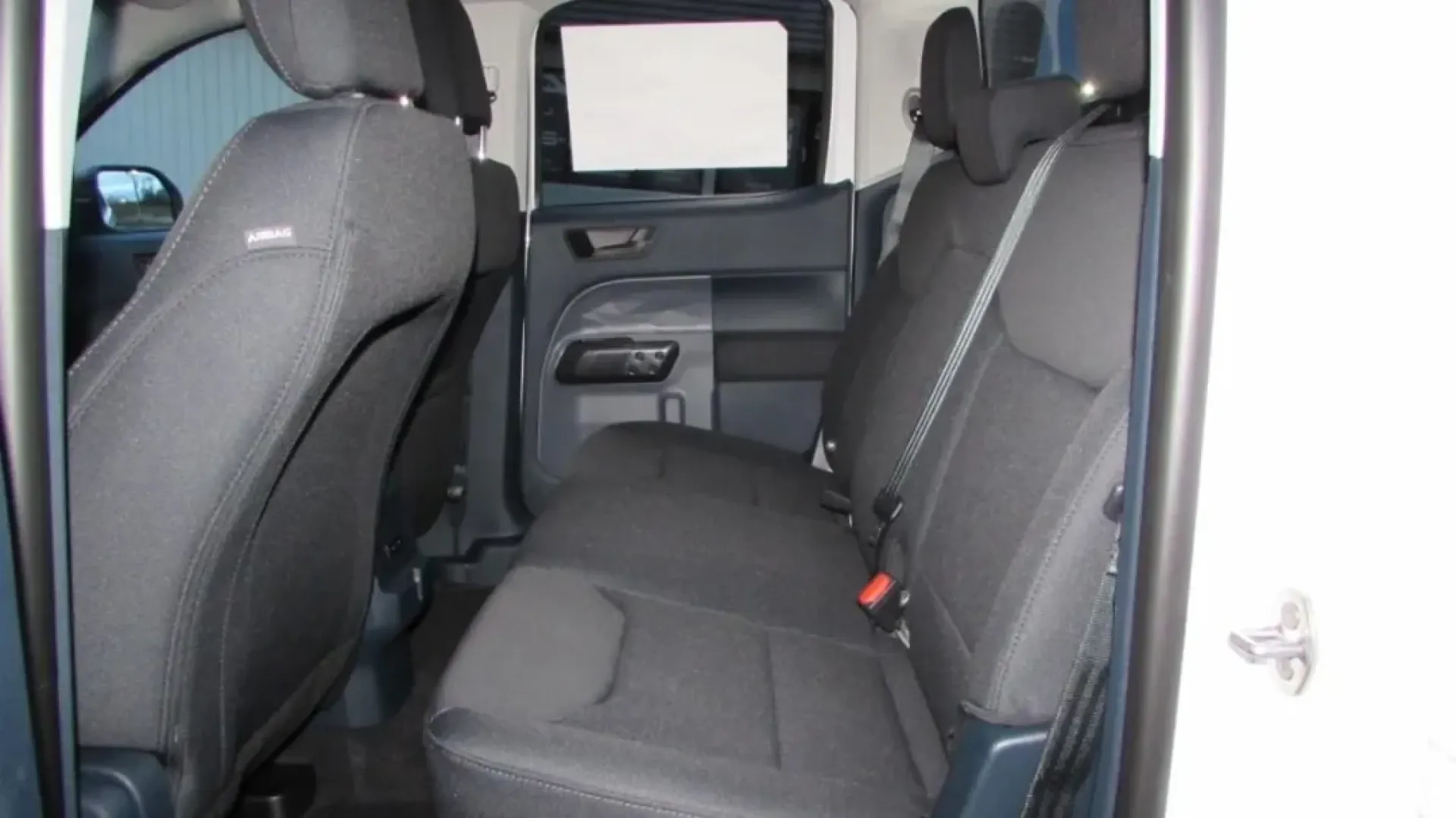 2026 /Black Onyx/Dark Slate Ford Maverick XL (3FTTW8A31TR) with an 2.5L Hybrid engine, CVT transmission, located at 12836 Highway 21, De Soto, MO, 63020, (636) 337-7777, 38.151867, -90.575615 - ### Discover Your Next Adventure with the 2026 Ford Maverick XL at Pettus Ford De Soto!<br /> <br /> Are you ready to transform your daily commute, weekend getaways, and family adventures? Look no further than the stunning 2026 Ford Maverick XL, now available at Pettus Ford De Soto. Located at 12836 - Photo#25