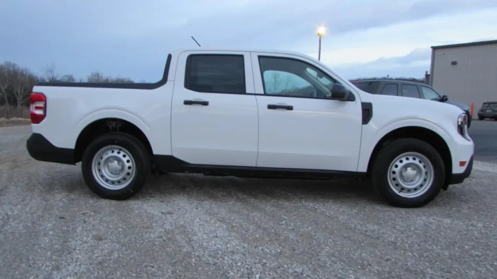 2026 /Black Onyx/Dark Slate Ford Maverick XL (3FTTW8A31TR) with an 2.5L Hybrid engine, CVT transmission, located at 12836 Highway 21, De Soto, MO, 63020, (636) 337-7777, 38.151867, -90.575615 - ### Discover Your Next Adventure with the 2026 Ford Maverick XL at Pettus Ford De Soto!<br /> <br /> Are you ready to transform your daily commute, weekend getaways, and family adventures? Look no further than the stunning 2026 Ford Maverick XL, now available at Pettus Ford De Soto. Located at 12836 - Photo#5