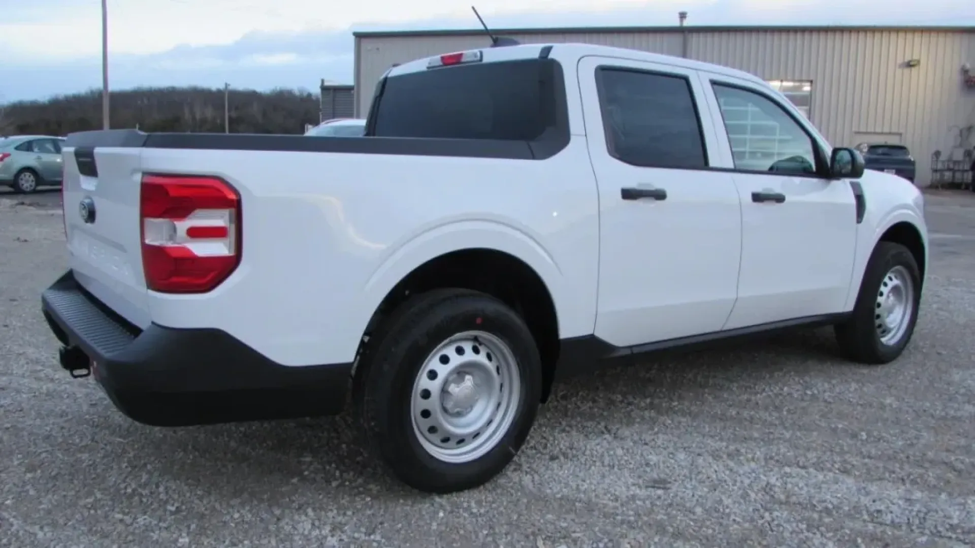 2026 /Black Onyx/Dark Slate Ford Maverick XL (3FTTW8A31TR) with an 2.5L Hybrid engine, CVT transmission, located at 12836 Highway 21, De Soto, MO, 63020, (636) 337-7777, 38.151867, -90.575615 - ### Discover Your Next Adventure with the 2026 Ford Maverick XL at Pettus Ford De Soto!<br /> <br /> Are you ready to transform your daily commute, weekend getaways, and family adventures? Look no further than the stunning 2026 Ford Maverick XL, now available at Pettus Ford De Soto. Located at 12836 - Photo#6
