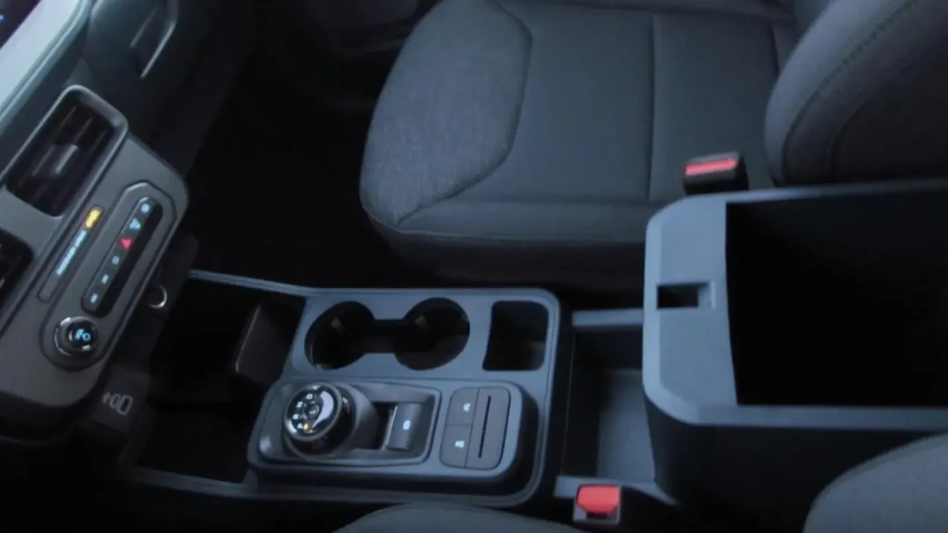 2025 /Black Onyx/Dark Slate Ford Maverick XL (3FTTW8BA2SR) with an 2.0L engine, located at 12836 Highway 21, De Soto, MO, 63020, (636) 337-7777, 38.151867, -90.575615 - ### Explore the Great Outdoors with the 2025 Ford Maverick XL Perfect for Your Next Adventure!<br /> <br /> Are you ready to elevate your lifestyle with a vehicle that's as versatile as you are? The 2025 Ford Maverick XL is here to redefine your driving experience, making it the ideal choice for we - Photo#21