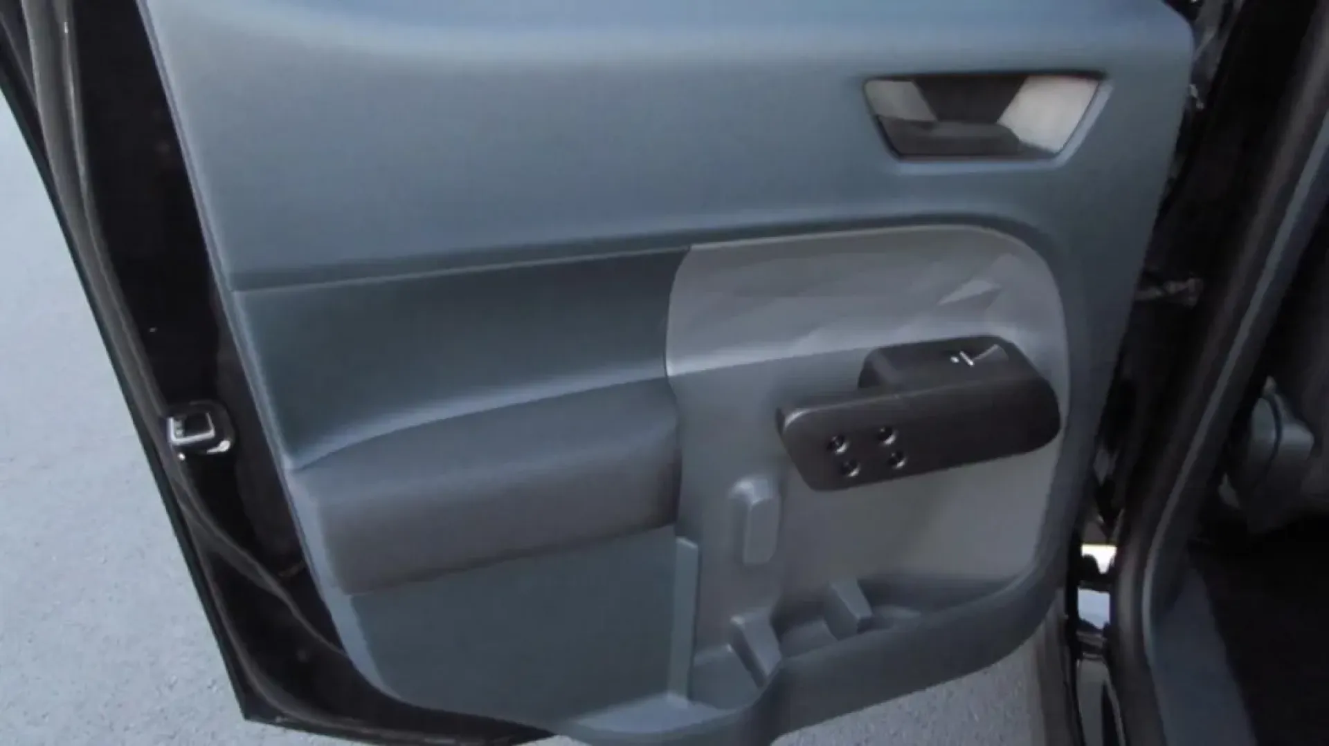 2025 /Black Onyx/Dark Slate Ford Maverick XL (3FTTW8BA2SR) with an 2.0L engine, located at 12836 Highway 21, De Soto, MO, 63020, (636) 337-7777, 38.151867, -90.575615 - ### Explore the Great Outdoors with the 2025 Ford Maverick XL Perfect for Your Next Adventure!<br /> <br /> Are you ready to elevate your lifestyle with a vehicle that's as versatile as you are? The 2025 Ford Maverick XL is here to redefine your driving experience, making it the ideal choice for we - Photo#23