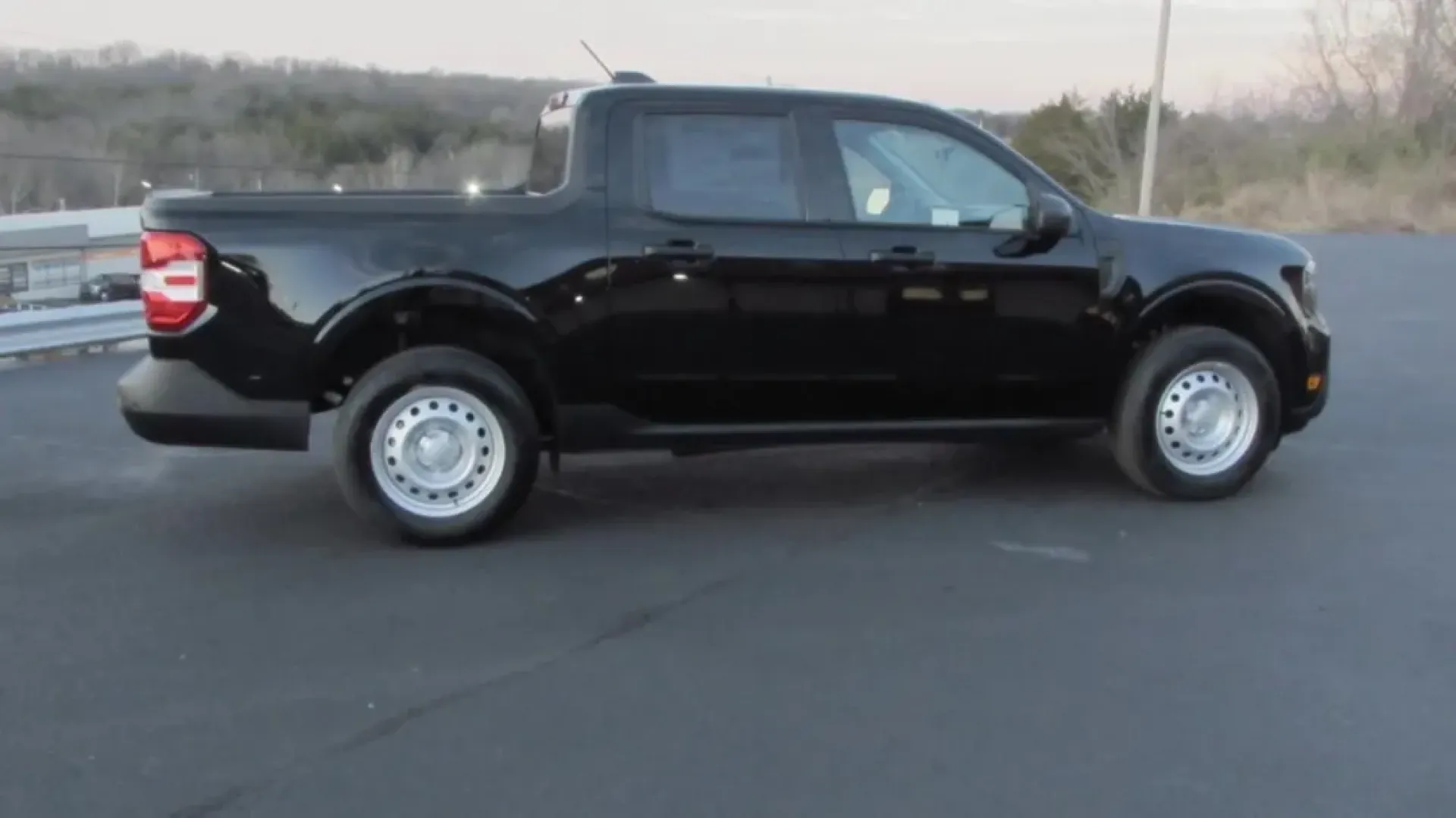 2025 /Black Onyx/Dark Slate Ford Maverick XL (3FTTW8BA2SR) with an 2.0L engine, located at 12836 Highway 21, De Soto, MO, 63020, (636) 337-7777, 38.151867, -90.575615 - ### Explore the Great Outdoors with the 2025 Ford Maverick XL Perfect for Your Next Adventure!<br /> <br /> Are you ready to elevate your lifestyle with a vehicle that's as versatile as you are? The 2025 Ford Maverick XL is here to redefine your driving experience, making it the ideal choice for we - Photo#7