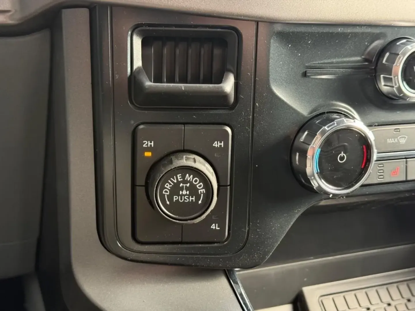 2025 /Black w/Medium Dark Slate Cloth Ford F-150 XLT (1FTFW3LD4SF) with an 3.5L V6 engine, Automatic transmission, located at 141 Commercial Dr, Fredericktown, MO, 63645, (573) 783-6432, 37.570087, -90.320648 - **2025 Ford F-150 XLT: The Ultimate Companion for Your Adventures!**<br /> <br /> Are you ready to elevate your driving experience? The 2025 Ford F-150 XLT is not just a truck; it's a lifestyle choice that empowers you for everything from daily commutes to adventurous road trips. Imagine taking the - Photo#13