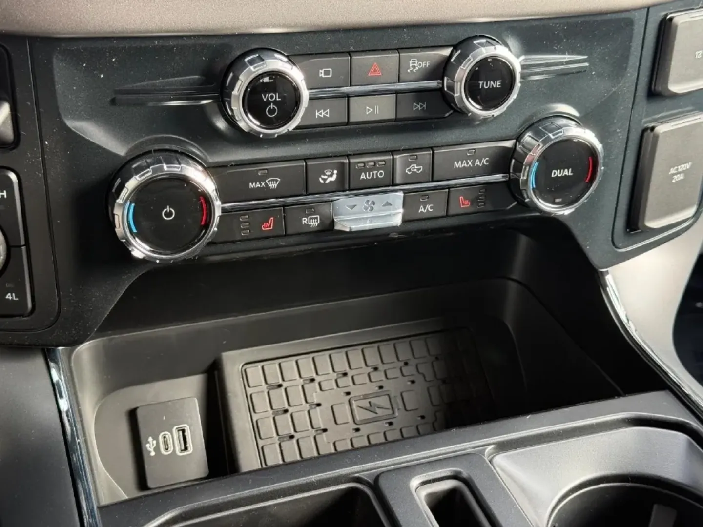 2025 /Black w/Medium Dark Slate Cloth Ford F-150 XLT (1FTFW3LD4SF) with an 3.5L V6 engine, Automatic transmission, located at 141 Commercial Dr, Fredericktown, MO, 63645, (573) 783-6432, 37.570087, -90.320648 - **2025 Ford F-150 XLT: The Ultimate Companion for Your Adventures!**<br /> <br /> Are you ready to elevate your driving experience? The 2025 Ford F-150 XLT is not just a truck; it's a lifestyle choice that empowers you for everything from daily commutes to adventurous road trips. Imagine taking the - Photo#14