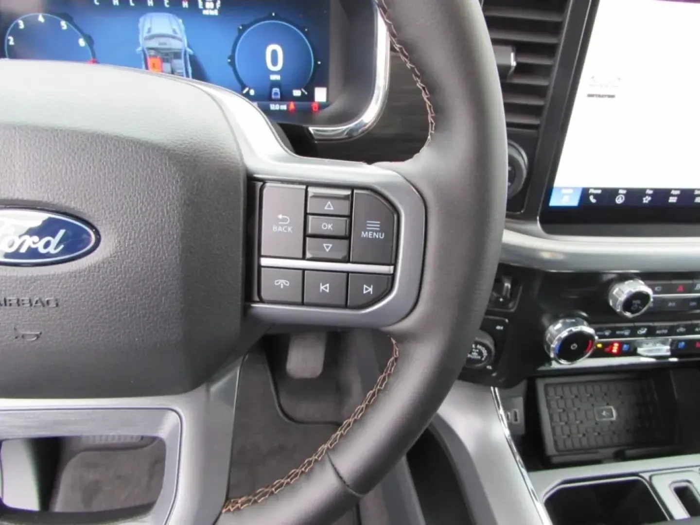 2026 /Black Ford F-150 LARIAT (1FTFW5L50TK) with an 5.0L engine, 6A transmission, located at 12836 Highway 21, De Soto, MO, 63020, (636) 337-7777, 38.151867, -90.575615 - **Elevate Your Adventures with the 2026 Ford F150 Lariat!**<br /> <br /> Are you ready to tackle the open road or navigate the rugged terrain with confidence? The 2026 Ford F150 Lariat is not just a truck; it's your ticket to adventure, perfect for those who crave exploration, whether it's weekend g - Photo#23