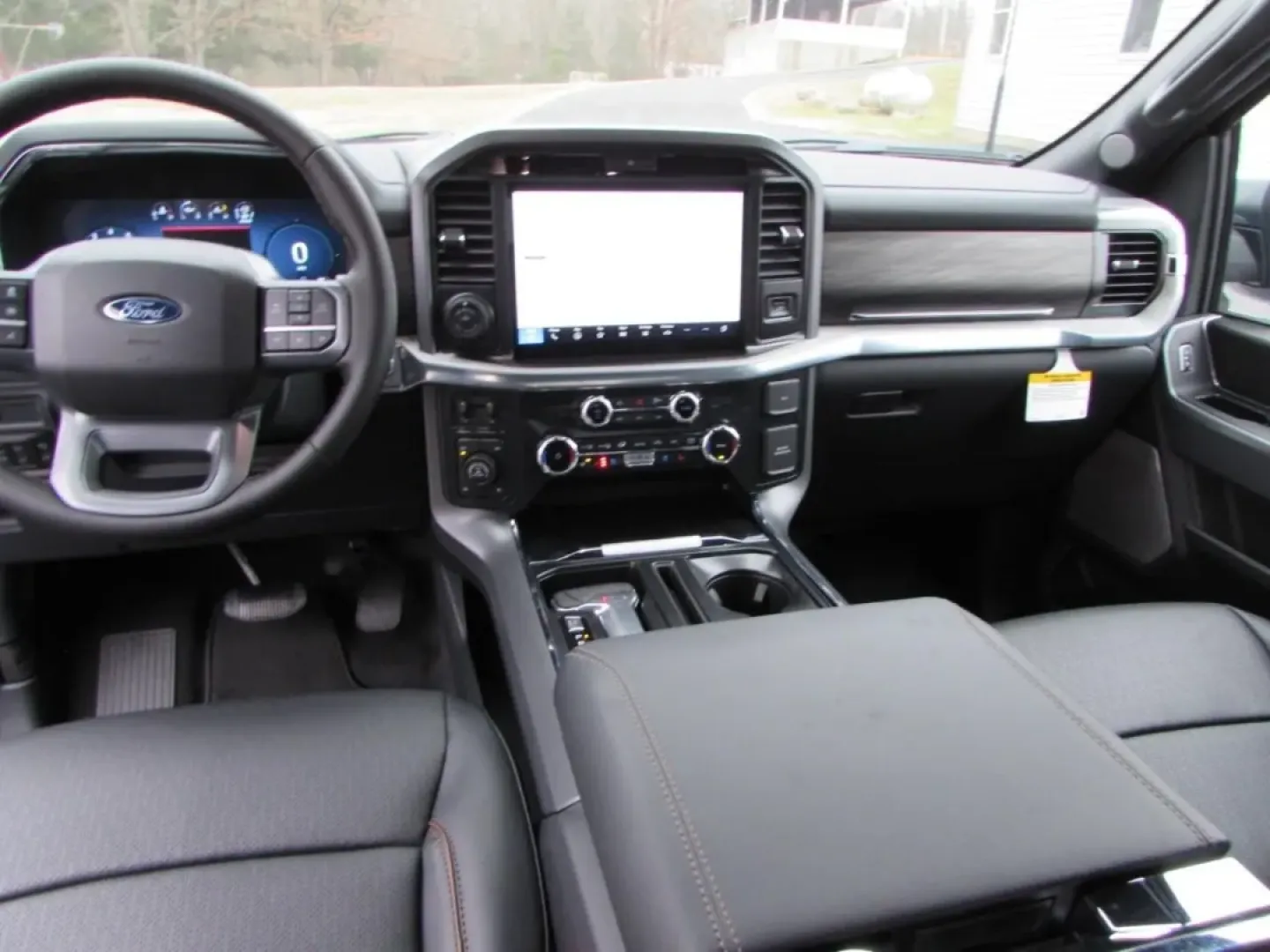 2026 /Black Ford F-150 LARIAT (1FTFW5L50TK) with an 5.0L engine, 6A transmission, located at 12836 Highway 21, De Soto, MO, 63020, (636) 337-7777, 38.151867, -90.575615 - **Elevate Your Adventures with the 2026 Ford F150 Lariat!**<br /> <br /> Are you ready to tackle the open road or navigate the rugged terrain with confidence? The 2026 Ford F150 Lariat is not just a truck; it's your ticket to adventure, perfect for those who crave exploration, whether it's weekend g - Photo#32