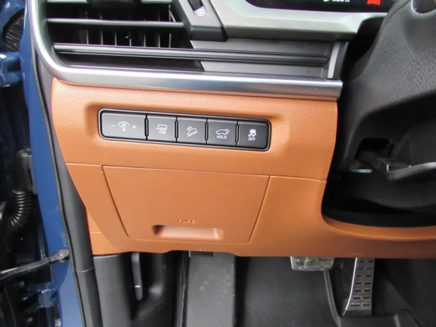 2024 /Black Kia Telluride SX X-Line (5XYP5DGC4RG) with an 3.8L V6 DOHC 24V engine, Automatic transmission, located at 12836 Highway 21, De Soto, MO, 63020, (636) 337-7777, 38.151867, -90.575615 - **Experience the Ultimate Family Adventure with the 2024 Kia Telluride at Pettus Ford De Soto!**<br /> <br /> Are you ready to elevate your family outings and weekend adventures? The 2024 Kia Telluride is more than just a vehicle; it's a lifestyle upgrade designed for those who crave spaciousness, c - Photo#12