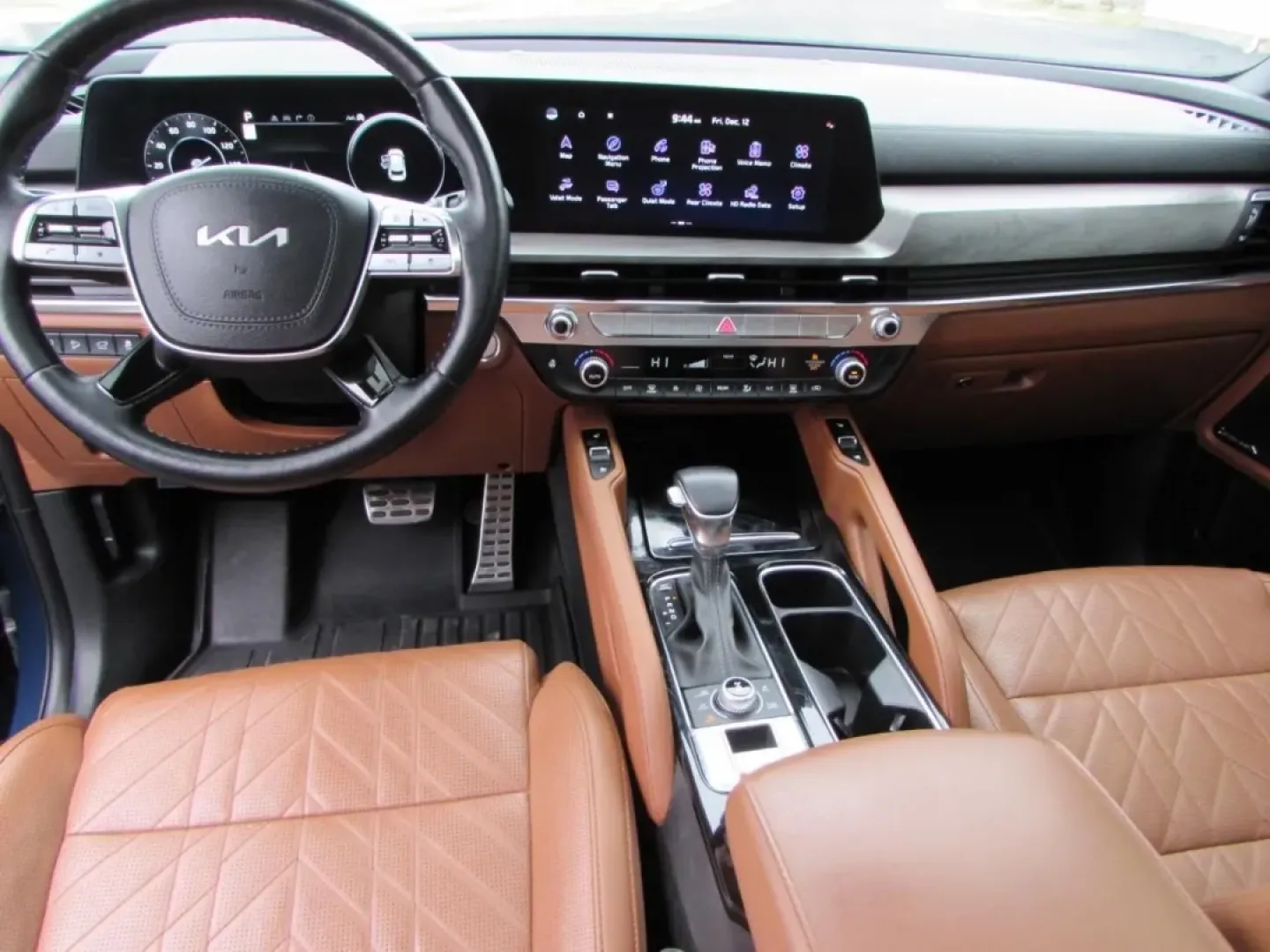 2024 /Black Kia Telluride SX X-Line (5XYP5DGC4RG) with an 3.8L V6 DOHC 24V engine, Automatic transmission, located at 12836 Highway 21, De Soto, MO, 63020, (636) 337-7777, 38.151867, -90.575615 - **Experience the Ultimate Family Adventure with the 2024 Kia Telluride at Pettus Ford De Soto!**<br /> <br /> Are you ready to elevate your family outings and weekend adventures? The 2024 Kia Telluride is more than just a vehicle; it's a lifestyle upgrade designed for those who crave spaciousness, c - Photo#20