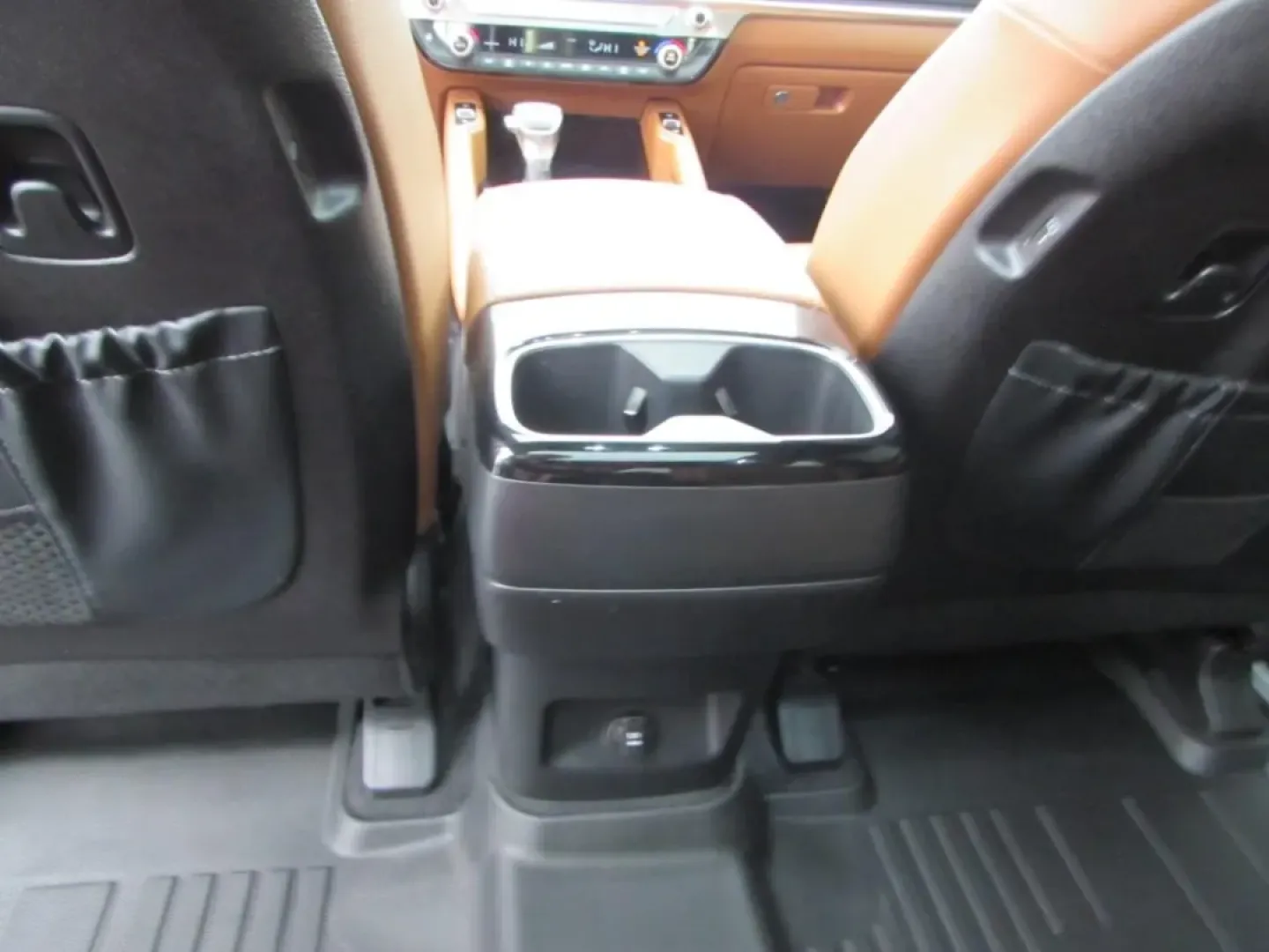 2024 /Black Kia Telluride SX X-Line (5XYP5DGC4RG) with an 3.8L V6 DOHC 24V engine, Automatic transmission, located at 12836 Highway 21, De Soto, MO, 63020, (636) 337-7777, 38.151867, -90.575615 - **Experience the Ultimate Family Adventure with the 2024 Kia Telluride at Pettus Ford De Soto!**<br /> <br /> Are you ready to elevate your family outings and weekend adventures? The 2024 Kia Telluride is more than just a vehicle; it's a lifestyle upgrade designed for those who crave spaciousness, c - Photo#23