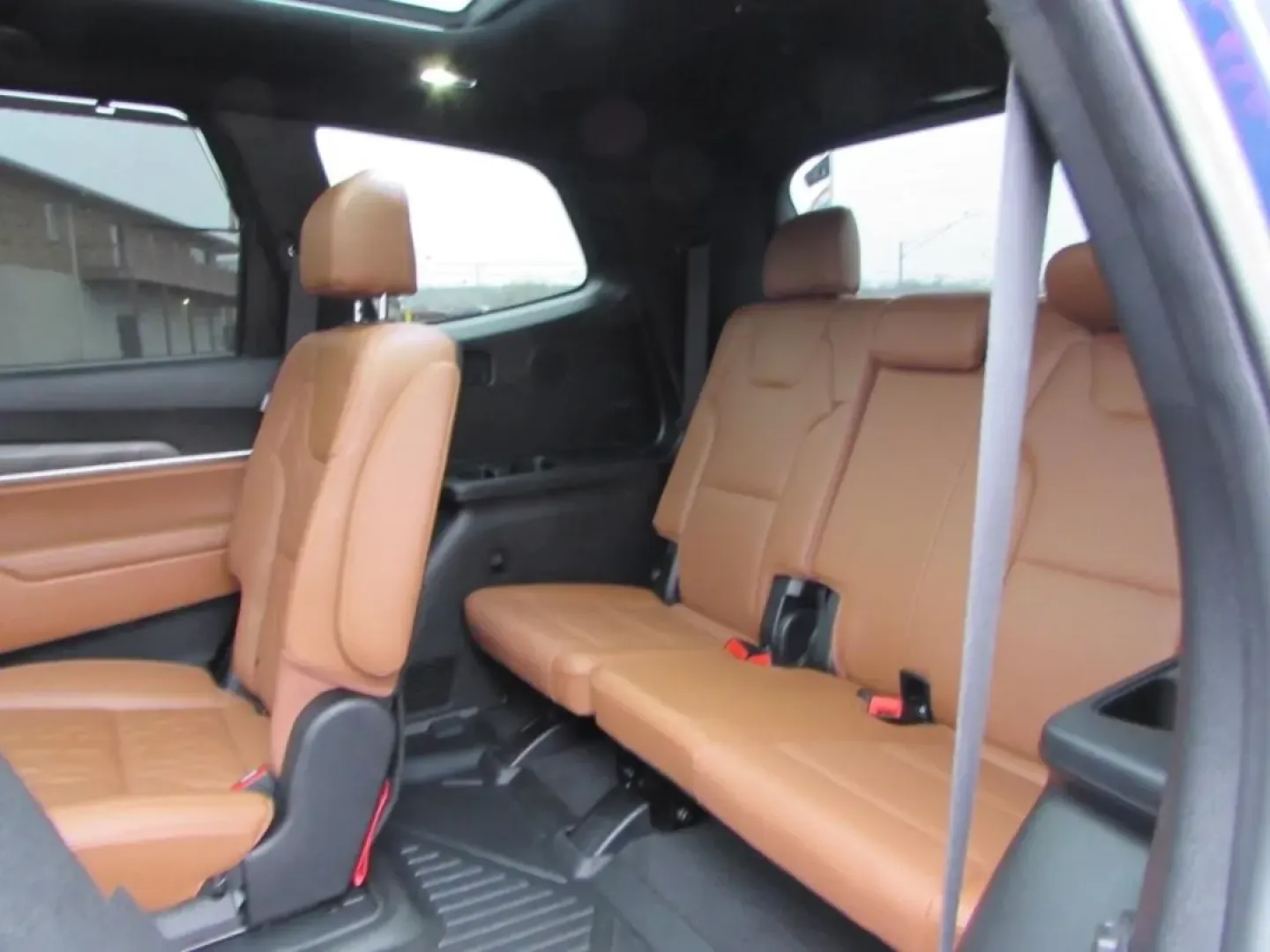 2024 /Black Kia Telluride SX X-Line (5XYP5DGC4RG) with an 3.8L V6 DOHC 24V engine, Automatic transmission, located at 12836 Highway 21, De Soto, MO, 63020, (636) 337-7777, 38.151867, -90.575615 - **Experience the Ultimate Family Adventure with the 2024 Kia Telluride at Pettus Ford De Soto!**<br /> <br /> Are you ready to elevate your family outings and weekend adventures? The 2024 Kia Telluride is more than just a vehicle; it's a lifestyle upgrade designed for those who crave spaciousness, c - Photo#24