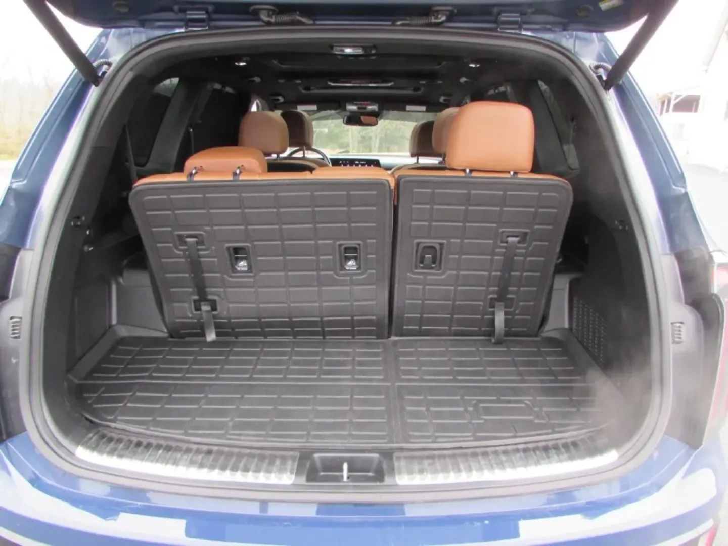 2024 /Black Kia Telluride SX X-Line (5XYP5DGC4RG) with an 3.8L V6 DOHC 24V engine, Automatic transmission, located at 12836 Highway 21, De Soto, MO, 63020, (636) 337-7777, 38.151867, -90.575615 - **Experience the Ultimate Family Adventure with the 2024 Kia Telluride at Pettus Ford De Soto!**<br /> <br /> Are you ready to elevate your family outings and weekend adventures? The 2024 Kia Telluride is more than just a vehicle; it's a lifestyle upgrade designed for those who crave spaciousness, c - Photo#26