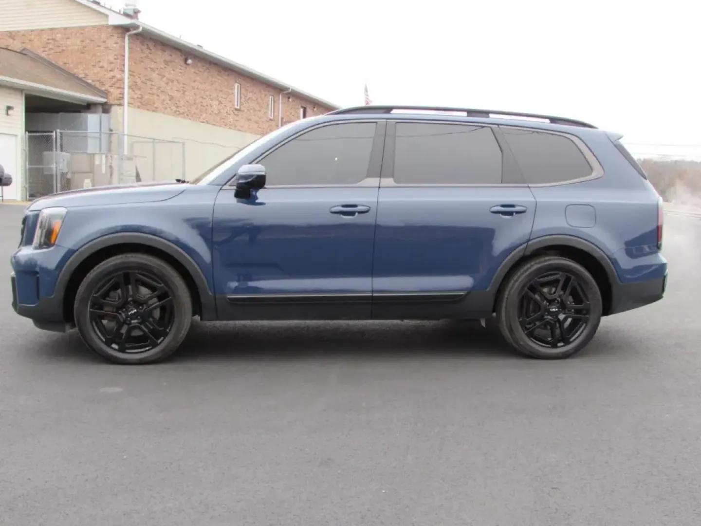 2024 /Black Kia Telluride SX X-Line (5XYP5DGC4RG) with an 3.8L V6 DOHC 24V engine, Automatic transmission, located at 12836 Highway 21, De Soto, MO, 63020, (636) 337-7777, 38.151867, -90.575615 - **Experience the Ultimate Family Adventure with the 2024 Kia Telluride at Pettus Ford De Soto!**<br /> <br /> Are you ready to elevate your family outings and weekend adventures? The 2024 Kia Telluride is more than just a vehicle; it's a lifestyle upgrade designed for those who crave spaciousness, c - Photo#3