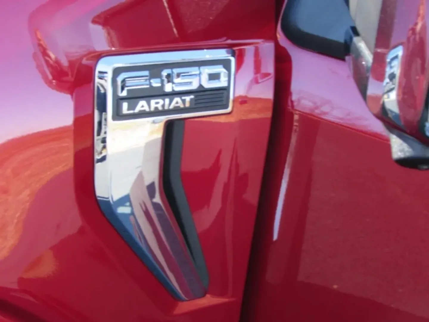 2025 /Black Ford F-150 LARIAT (1FTFW5L57SF) with an 5.0L V8 engine, located at 12836 Highway 21, De Soto, MO, 63020, (636) 337-7777, 38.151867, -90.575615 - **Unleash Your Adventurous Spirit with the 2025 Ford F-150 LARIAT from Pettus Ford De Soto!**<br /> <br /> Are you ready to elevate your outdoor adventures or tackle your daily commute with unparalleled style and performance? The 2025 Ford F-150 LARIAT, available now at Pettus Ford De Soto, is the p - Photo#9