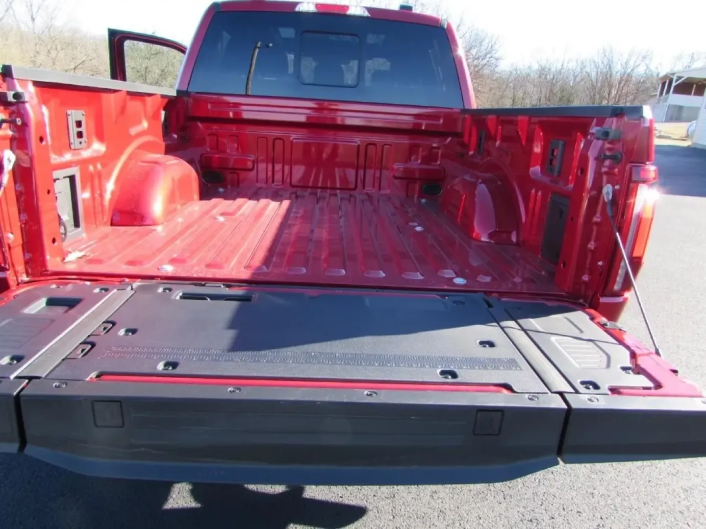 2025 /Black Ford F-150 LARIAT (1FTFW5L57SF) with an 5.0L V8 engine, located at 12836 Highway 21, De Soto, MO, 63020, (636) 337-7777, 38.151867, -90.575615 - **Unleash Your Adventurous Spirit with the 2025 Ford F-150 LARIAT from Pettus Ford De Soto!**<br /> <br /> Are you ready to elevate your outdoor adventures or tackle your daily commute with unparalleled style and performance? The 2025 Ford F-150 LARIAT, available now at Pettus Ford De Soto, is the p - Photo#13