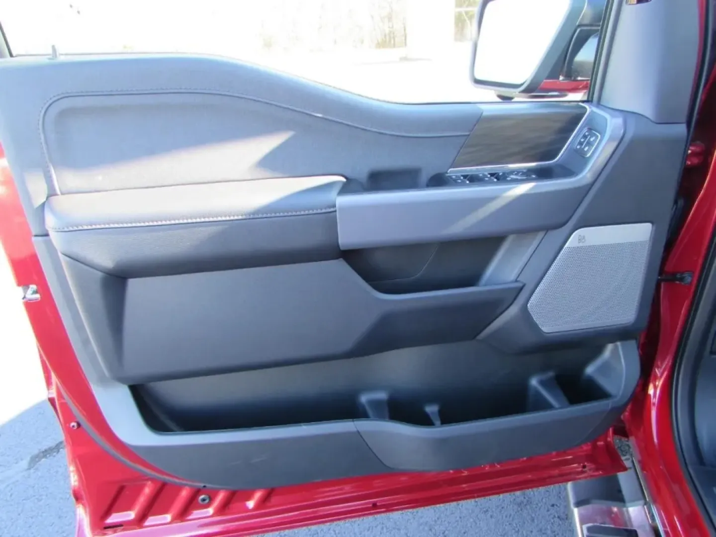 2025 /Black Ford F-150 LARIAT (1FTFW5L57SF) with an 5.0L V8 engine, located at 12836 Highway 21, De Soto, MO, 63020, (636) 337-7777, 38.151867, -90.575615 - **Unleash Your Adventurous Spirit with the 2025 Ford F-150 LARIAT from Pettus Ford De Soto!**<br /> <br /> Are you ready to elevate your outdoor adventures or tackle your daily commute with unparalleled style and performance? The 2025 Ford F-150 LARIAT, available now at Pettus Ford De Soto, is the p - Photo#16