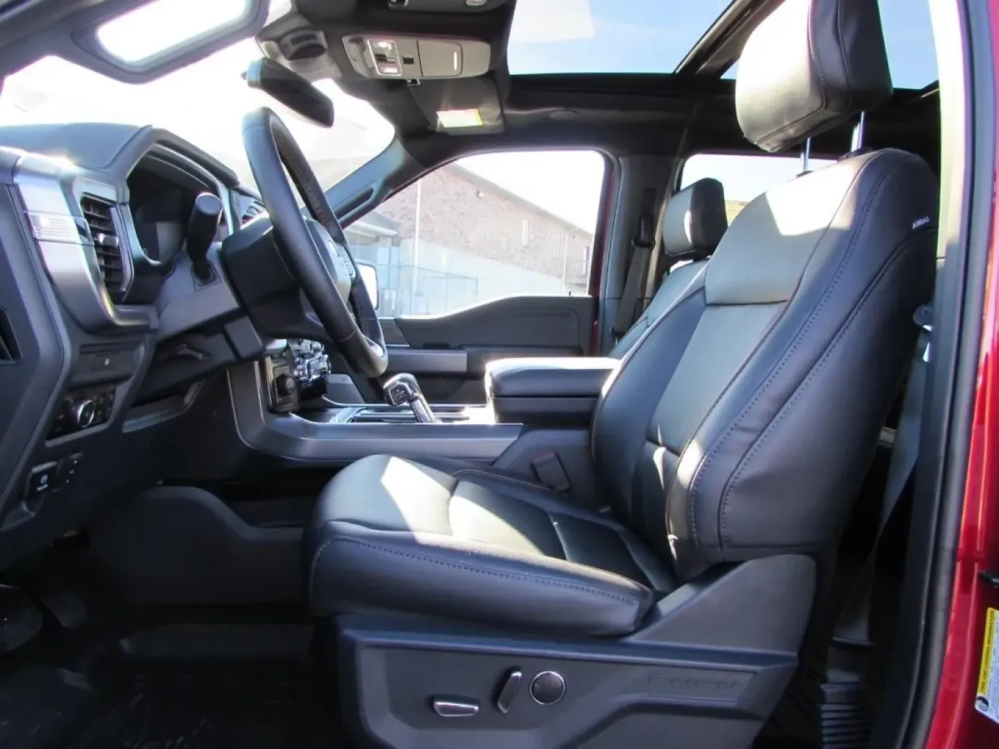 2025 /Black Ford F-150 LARIAT (1FTFW5L57SF) with an 5.0L V8 engine, located at 12836 Highway 21, De Soto, MO, 63020, (636) 337-7777, 38.151867, -90.575615 - **Unleash Your Adventurous Spirit with the 2025 Ford F-150 LARIAT from Pettus Ford De Soto!**<br /> <br /> Are you ready to elevate your outdoor adventures or tackle your daily commute with unparalleled style and performance? The 2025 Ford F-150 LARIAT, available now at Pettus Ford De Soto, is the p - Photo#17