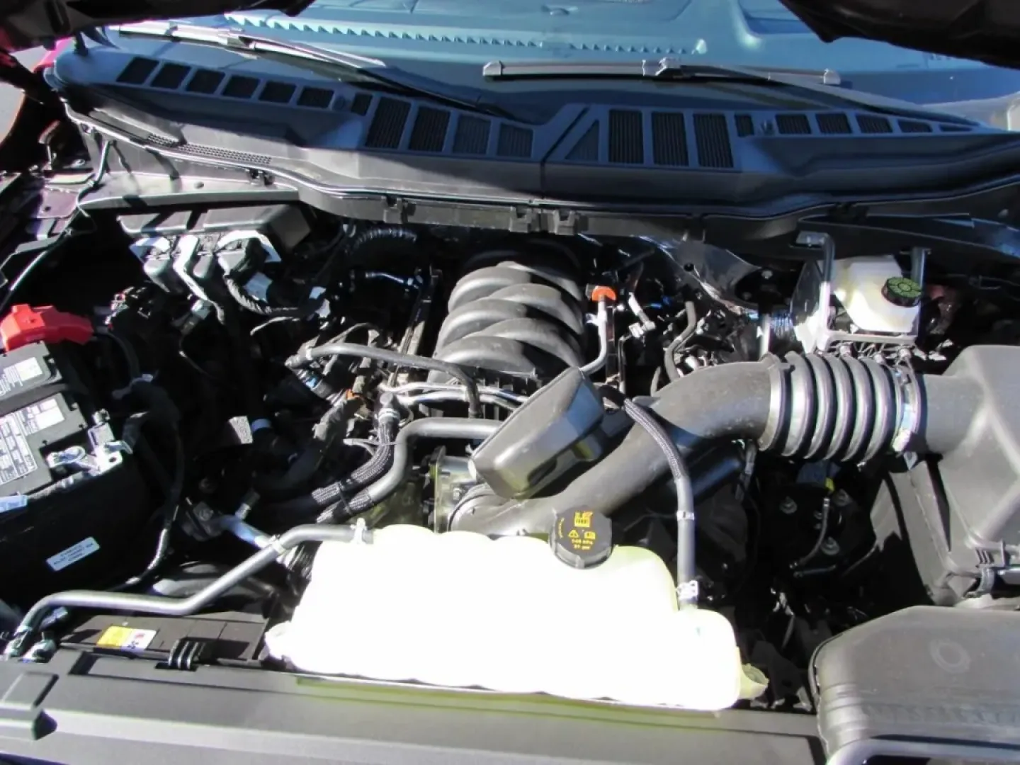 2025 /Black Ford F-150 LARIAT (1FTFW5L57SF) with an 5.0L V8 engine, located at 12836 Highway 21, De Soto, MO, 63020, (636) 337-7777, 38.151867, -90.575615 - **Unleash Your Adventurous Spirit with the 2025 Ford F-150 LARIAT from Pettus Ford De Soto!**<br /> <br /> Are you ready to elevate your outdoor adventures or tackle your daily commute with unparalleled style and performance? The 2025 Ford F-150 LARIAT, available now at Pettus Ford De Soto, is the p - Photo#8