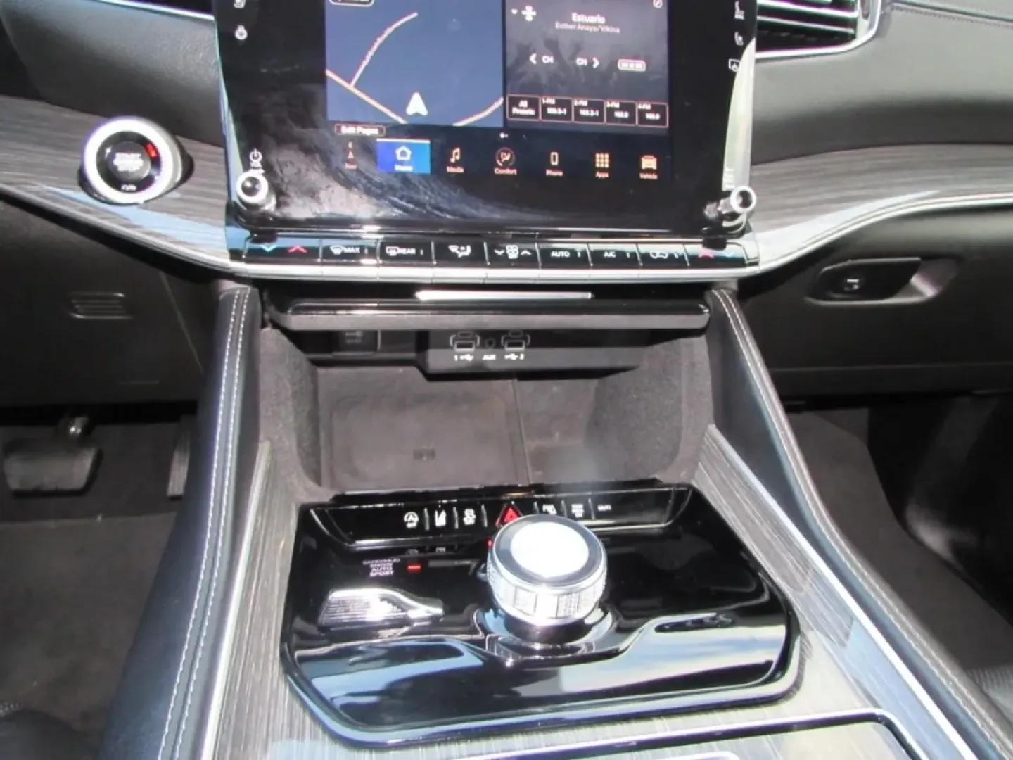 2022 /Global Black Leather Jeep Wagoneer 4WD Series II (1C4SJVBT6NS) with an 5.7L V8 engine, Automatic transmission, located at 12830 Highway 21, De Soto, MO, 63020, (636) 337-7777, 38.153099, -90.573624 - **Explore the Great Outdoors in Style with the 2022 Jeep Wagoneer!**<br /> <br /> If you're seeking an adventure-ready SUV that perfectly balances rugged capabilities with refined luxury, look no further than the 2022 Jeep Wagoneer. This stunning vehicle, available now at Pettus CDJR DeSoto, is desi - Photo#17