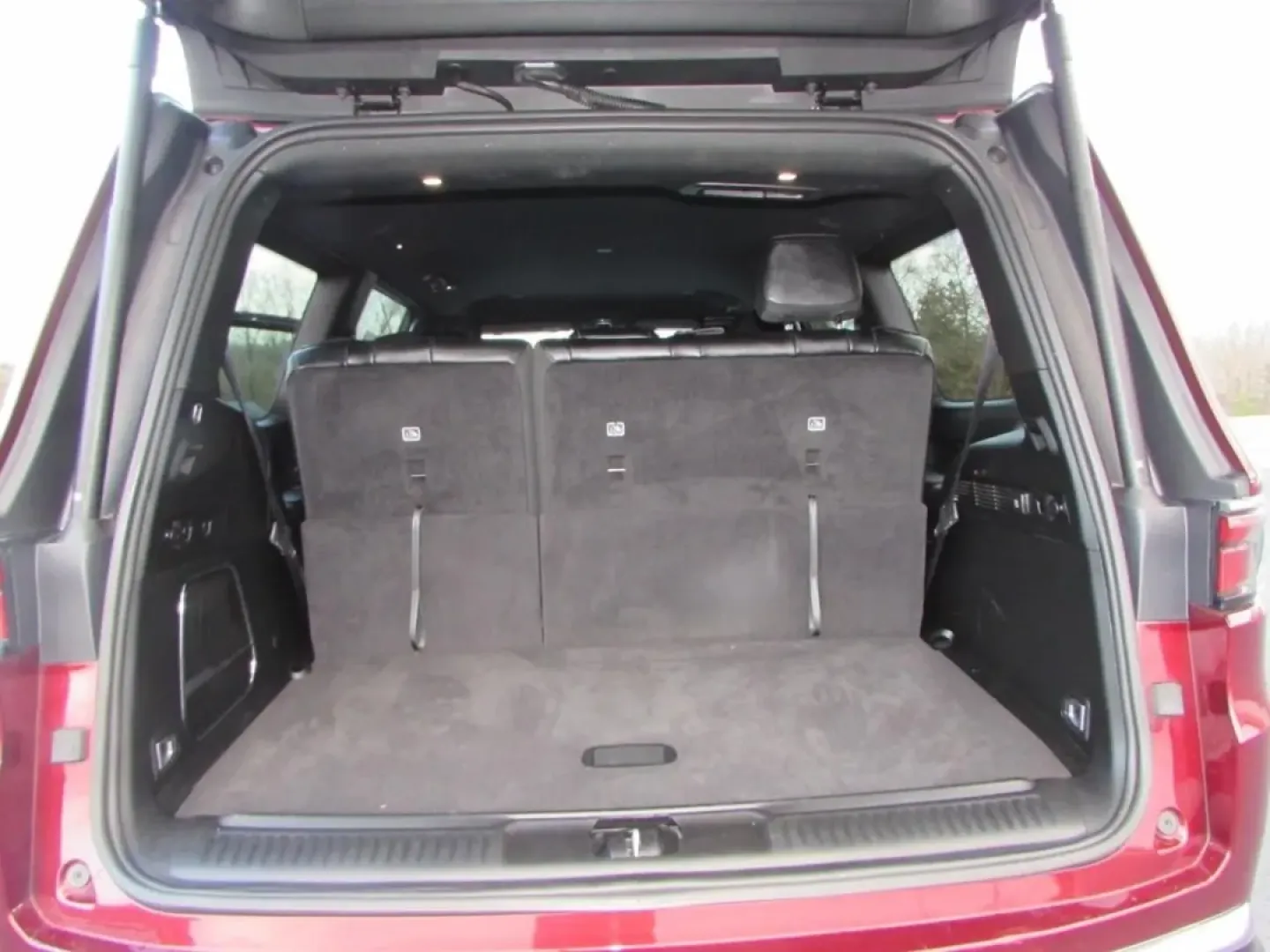 2022 /Global Black Leather Jeep Wagoneer 4WD Series II (1C4SJVBT6NS) with an 5.7L V8 engine, Automatic transmission, located at 12830 Highway 21, De Soto, MO, 63020, (636) 337-7777, 38.153099, -90.573624 - **Explore the Great Outdoors in Style with the 2022 Jeep Wagoneer!**<br /> <br /> If you're seeking an adventure-ready SUV that perfectly balances rugged capabilities with refined luxury, look no further than the 2022 Jeep Wagoneer. This stunning vehicle, available now at Pettus CDJR DeSoto, is desi - Photo#26