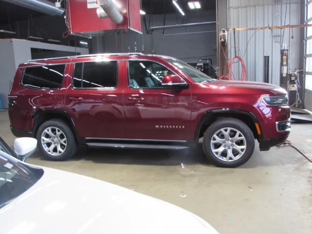 2022 Jeep Wagoneer 